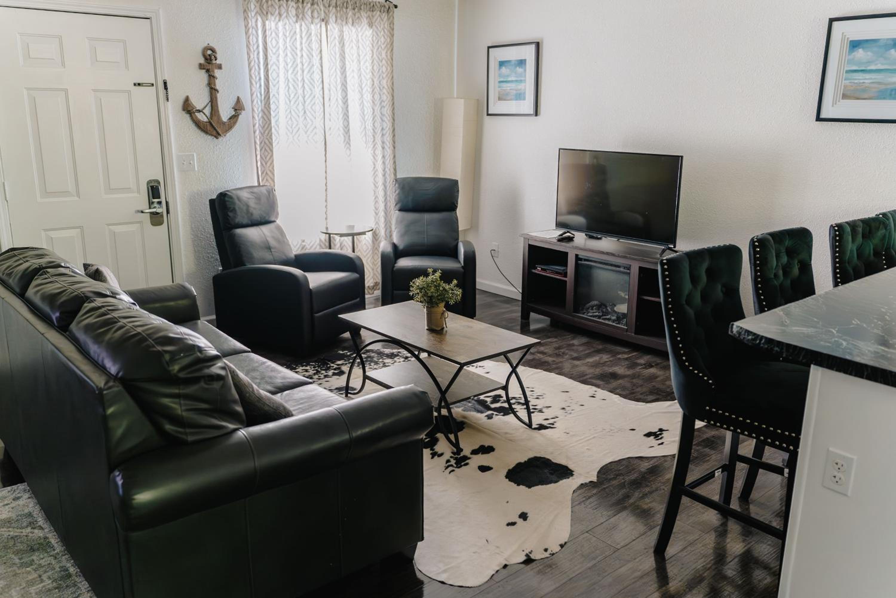 Anchor Inn and Suites