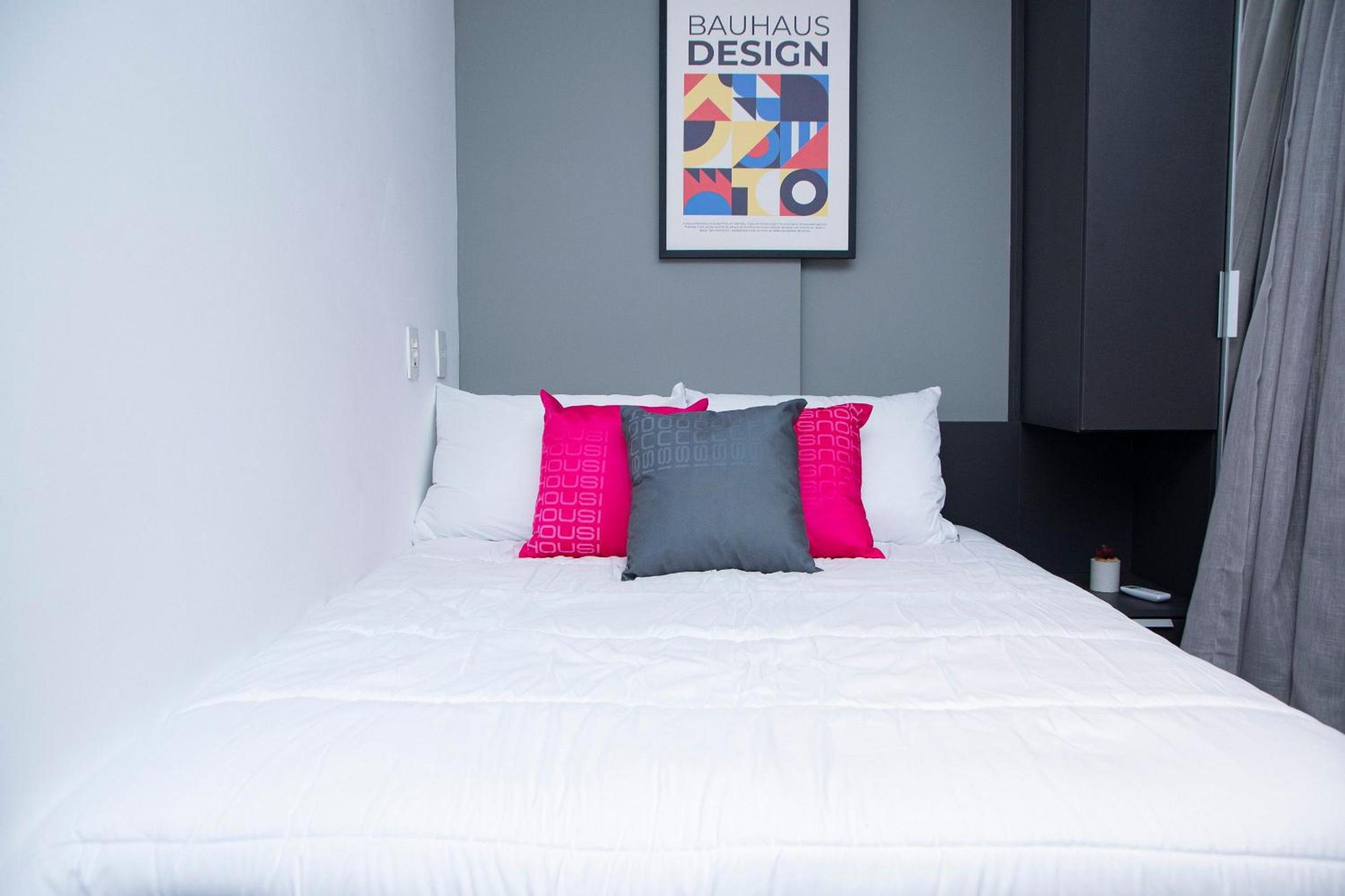 Pamplona Studios by Housi