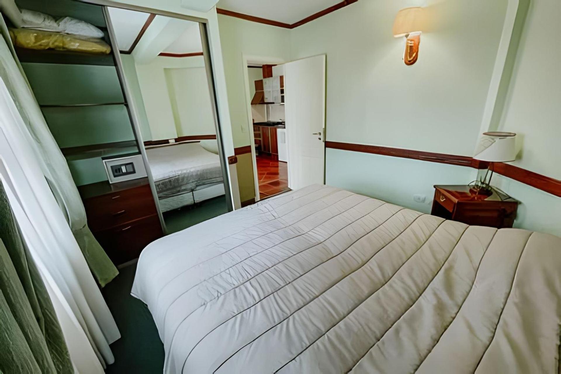 Viejo Lobo - Aunaisin apartamento sobre calle principal
