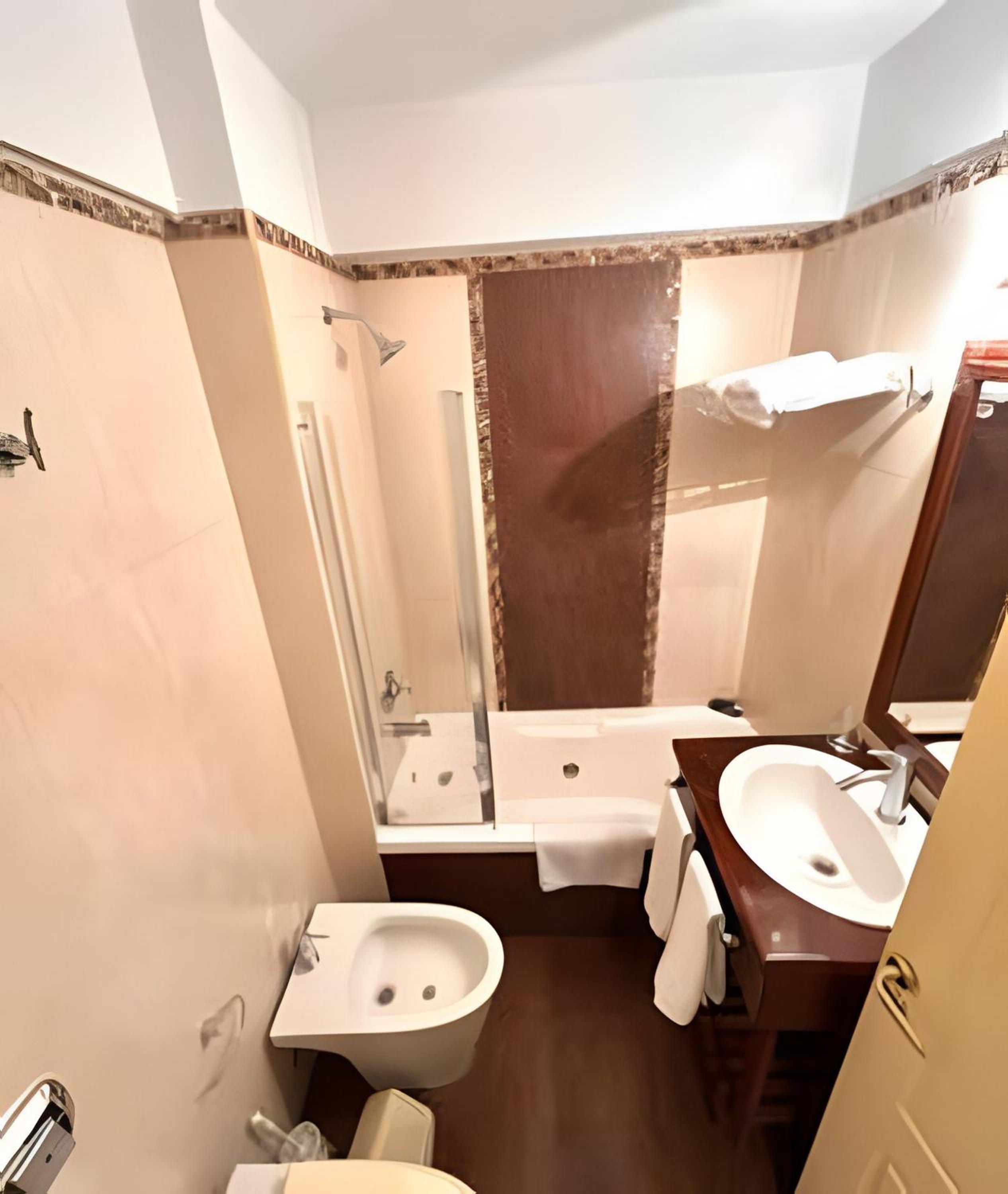 Viejo Lobo - Aunaisin apartamento sobre calle principal
