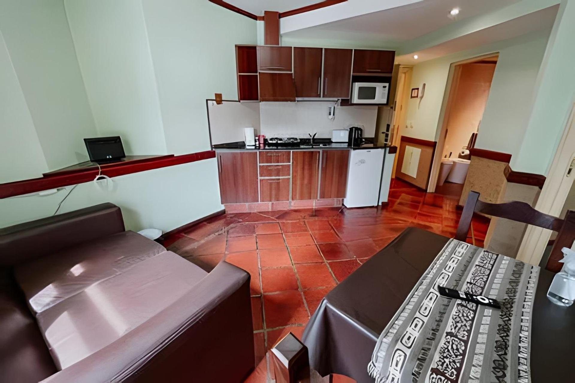Viejo Lobo - Aunaisin apartamento sobre calle principal