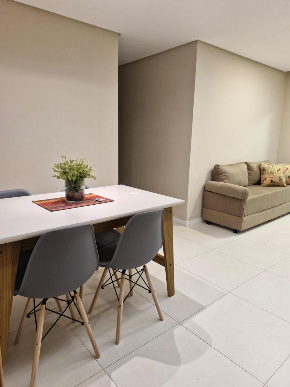 Apto beira-mar Candeias com 2qts