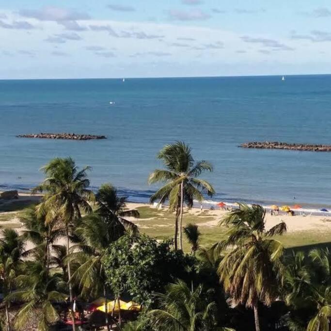 Apto beira-mar Candeias com 2qts