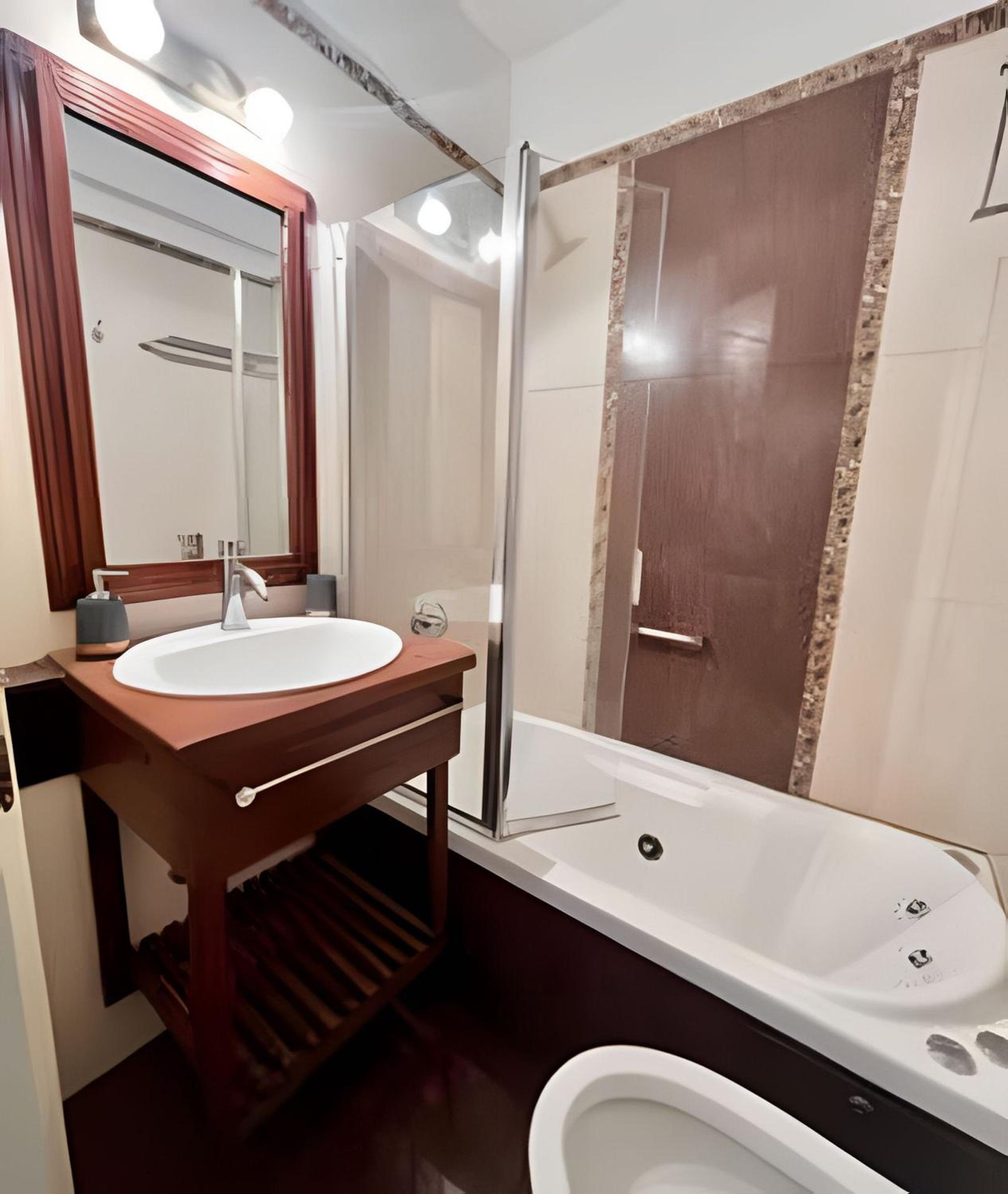 Viejo Lobo - Aunaisin apartamento sobre calle principal