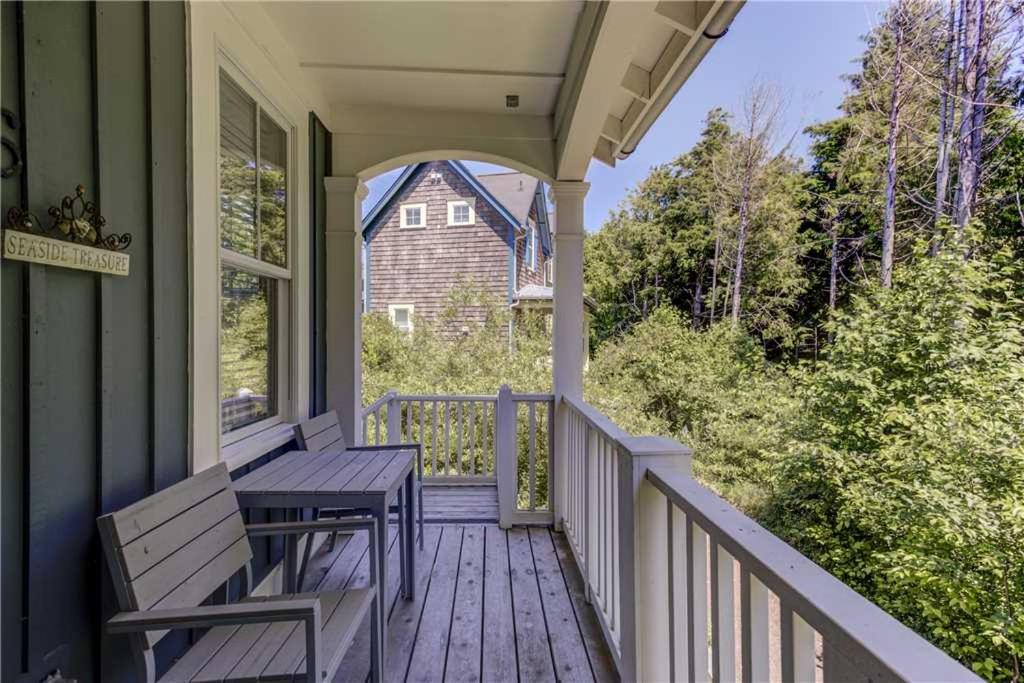 Seaside Treasure by Seabrook Hospitality