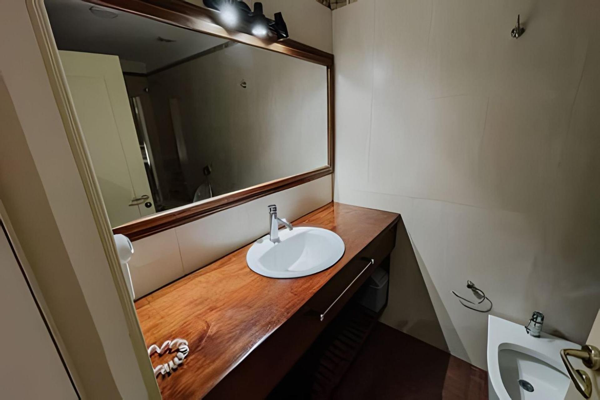 Viejo Lobo - Aunaisin apartamento sobre calle principal