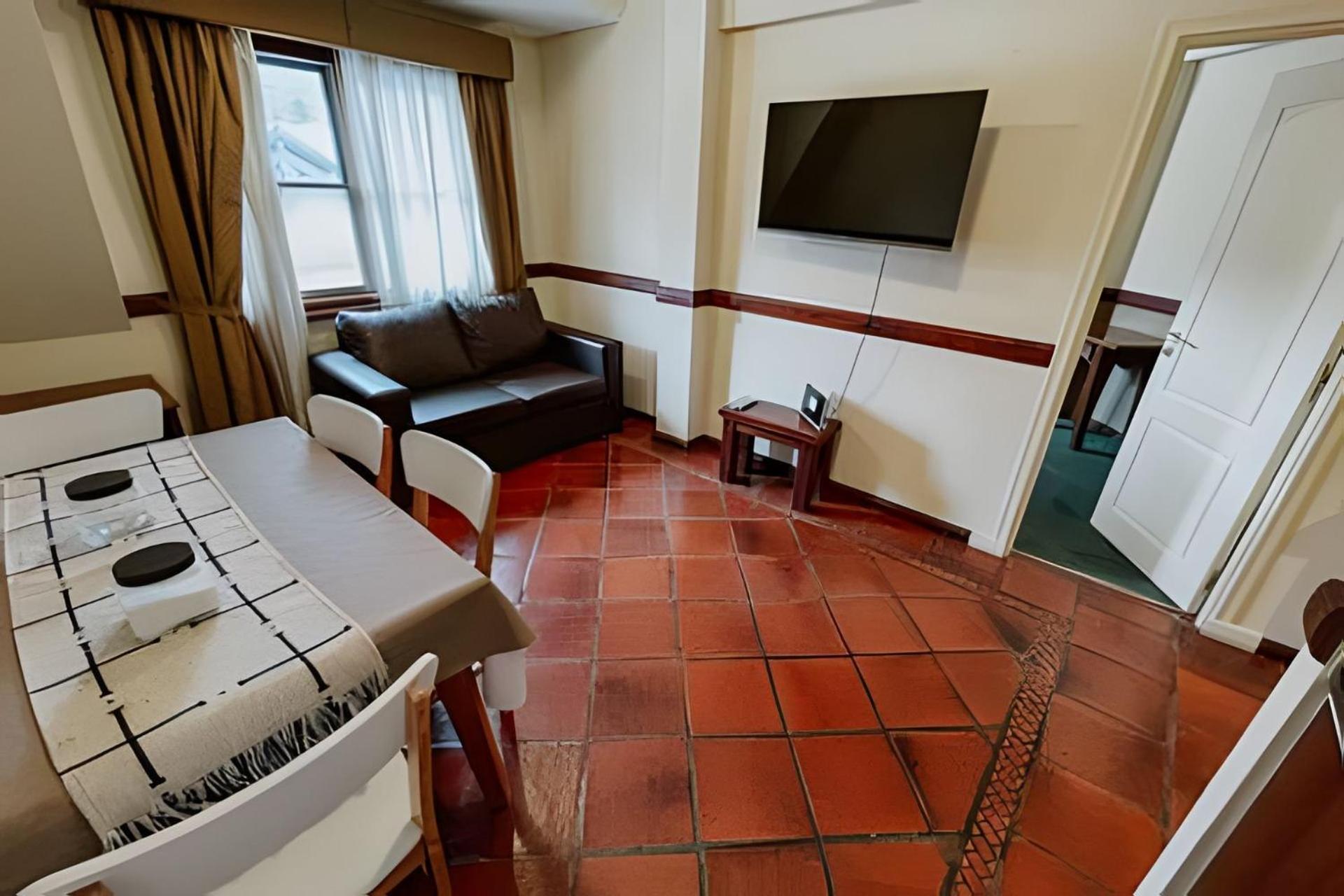 Viejo Lobo - Aunaisin apartamento sobre calle principal