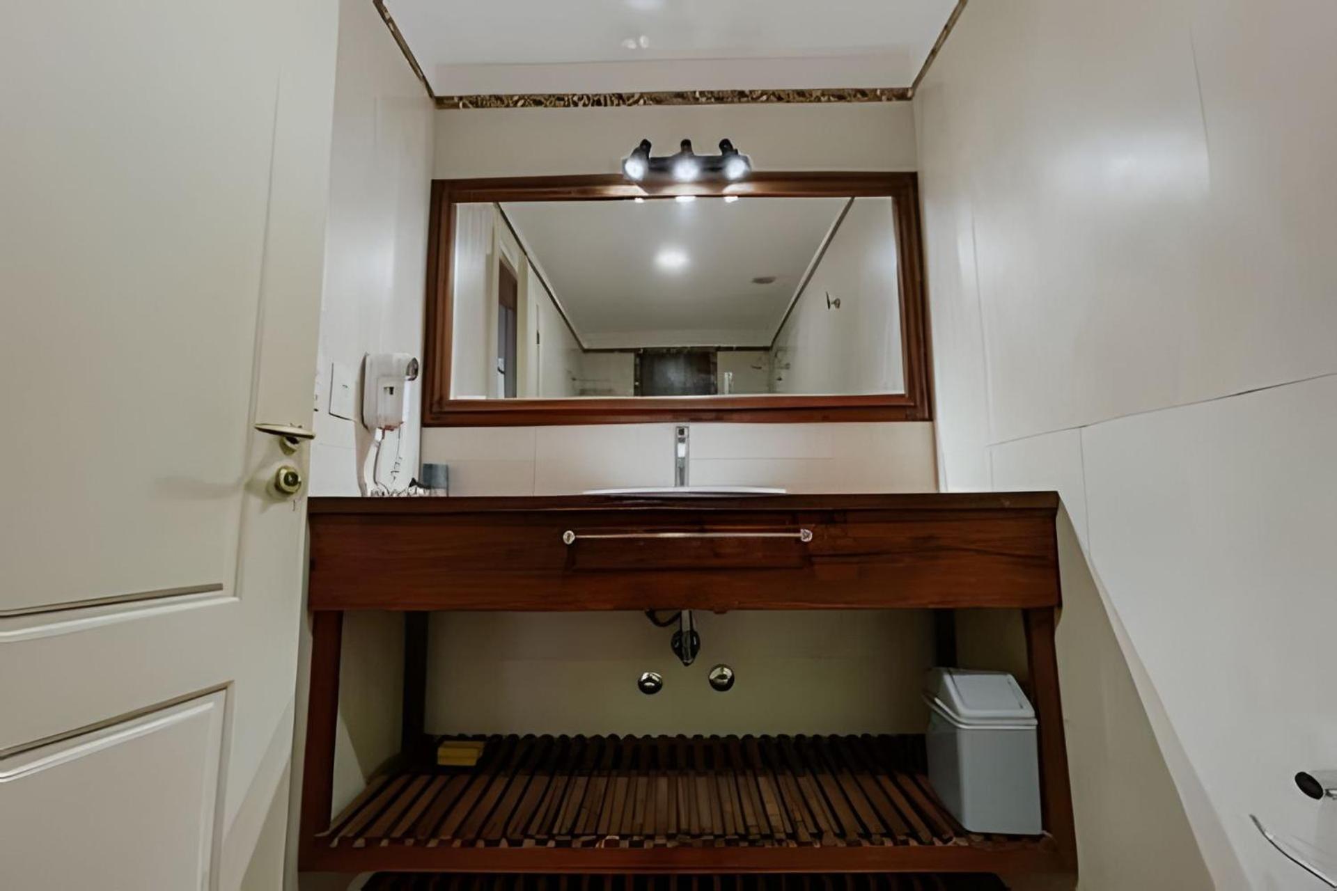Viejo Lobo - Aunaisin apartamento sobre calle principal