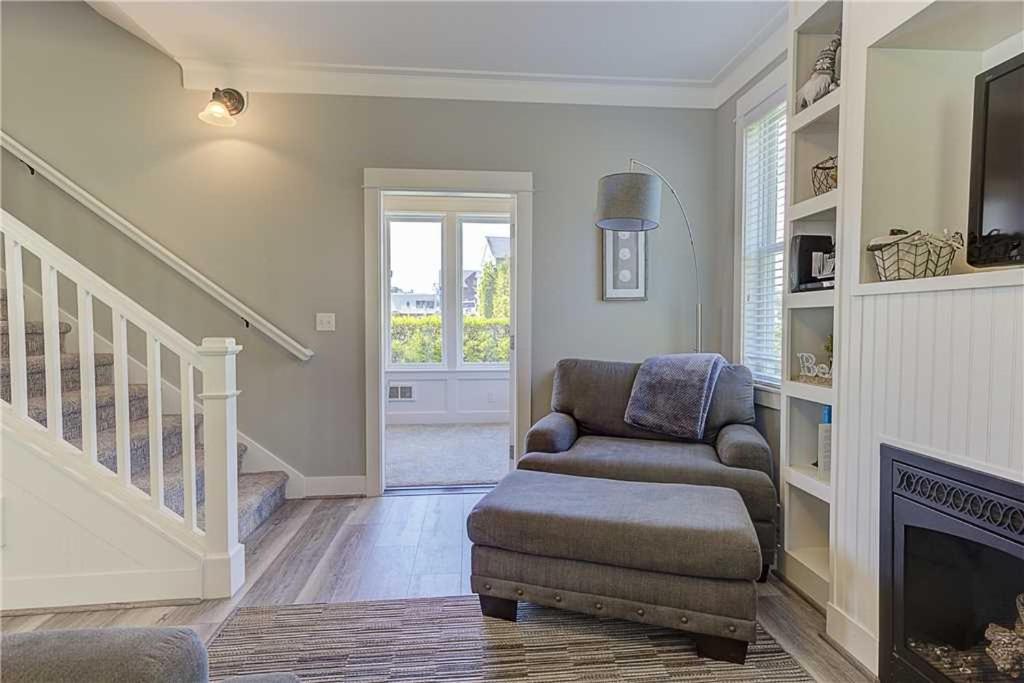 Seaside Treasure by Seabrook Hospitality