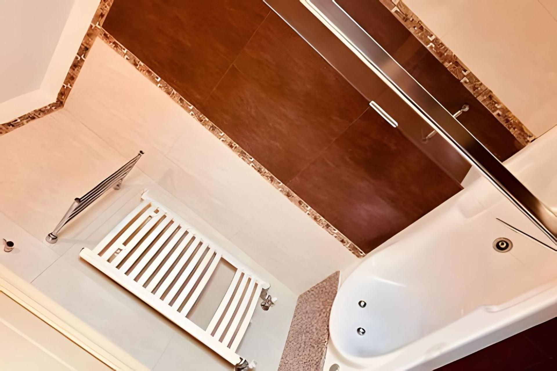 Viejo Lobo - Aunaisin apartamento sobre calle principal