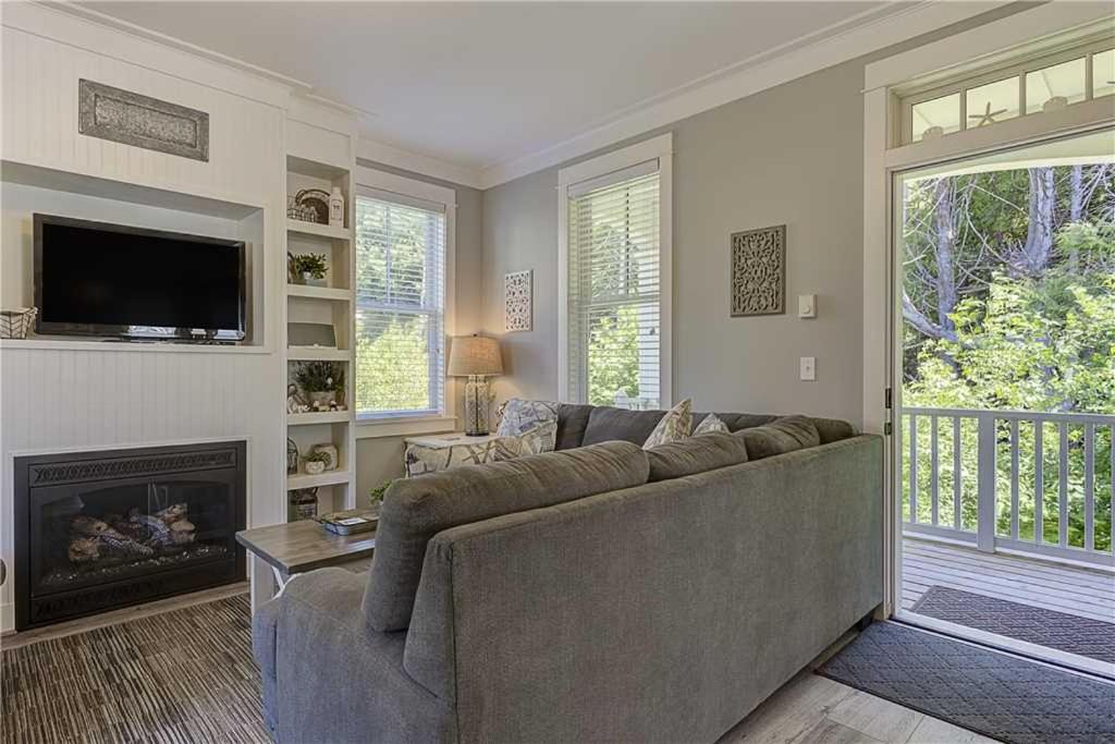 Seaside Treasure by Seabrook Hospitality