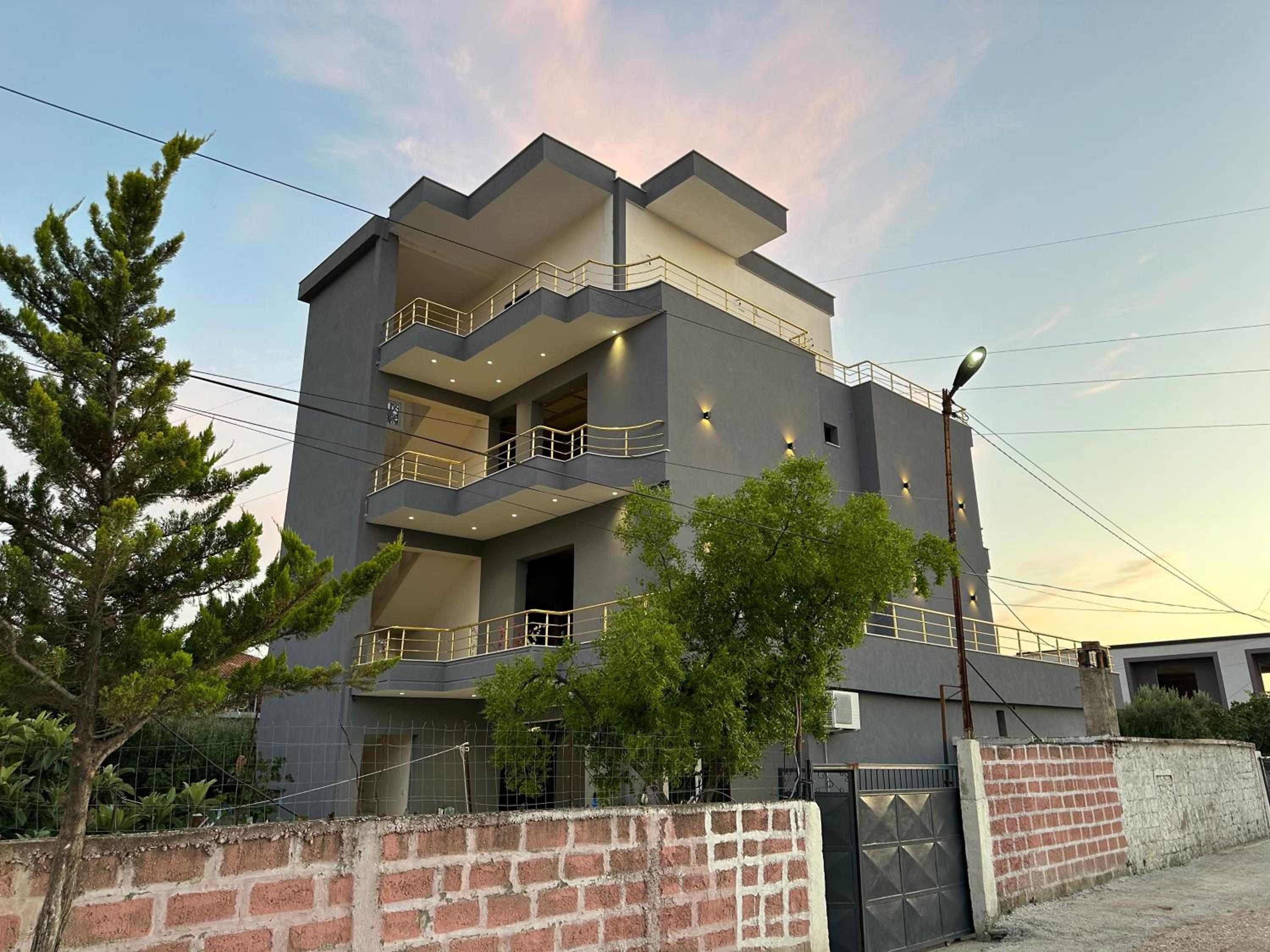 Mico's Apartments