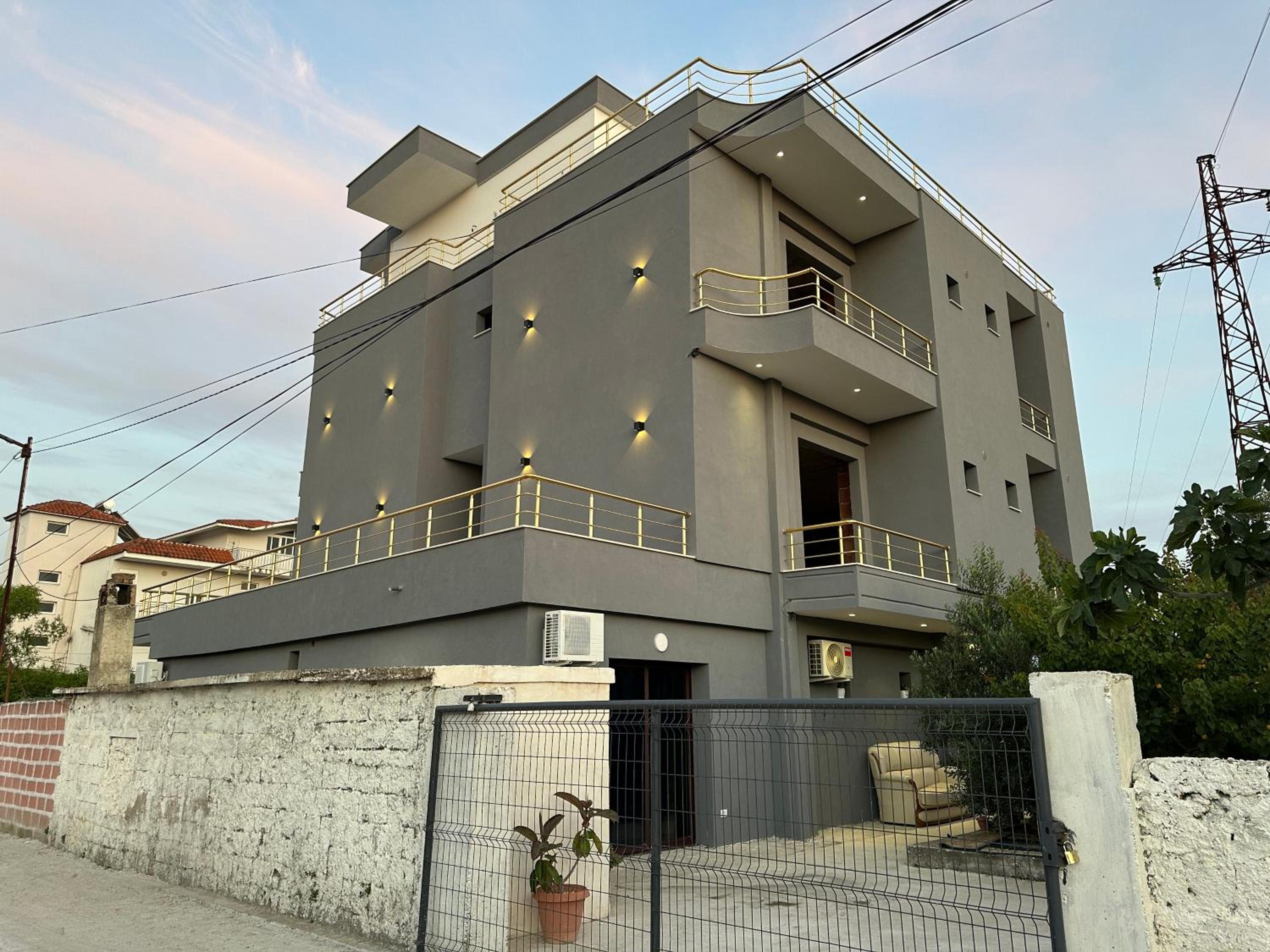 Mico's Apartments