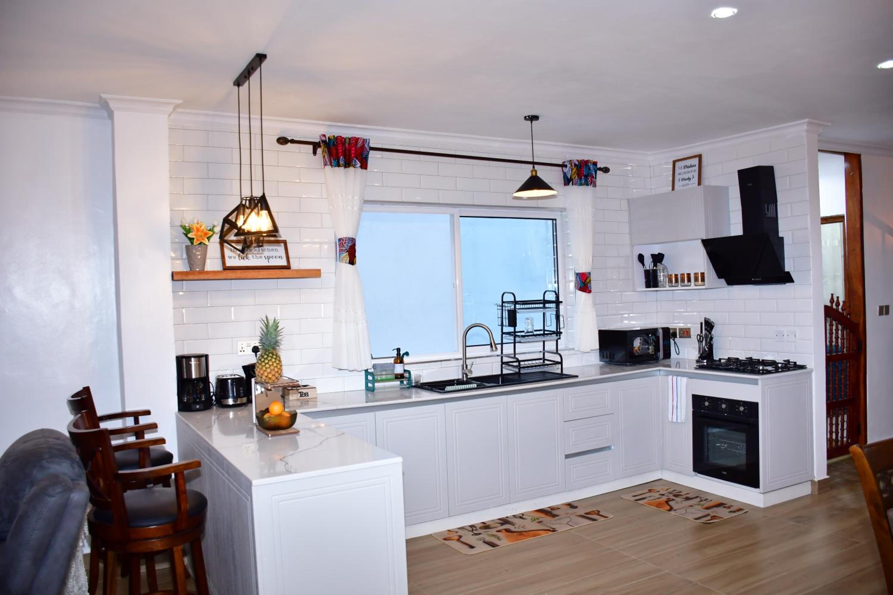 Zuri Luxe 2BR Penthouse- Silversands Beach Malindi view 2