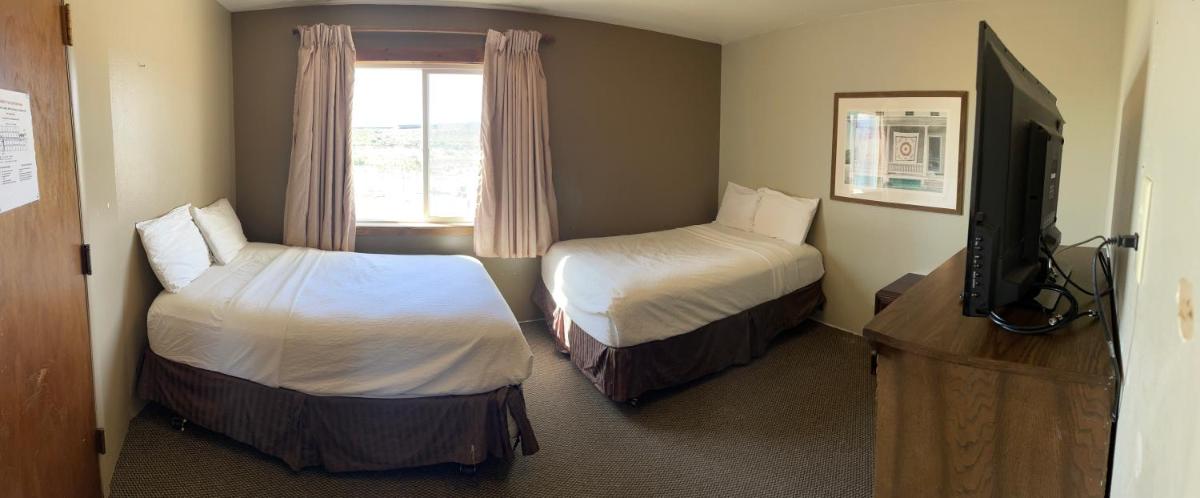 Rawlins Vacations - Rawlins Western Lodge - Property Image 21