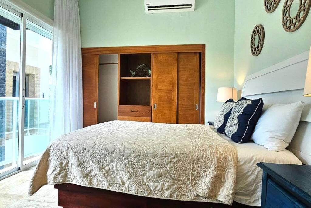 3 BR beach front apt at playa bonita aquamarine building #202 view 4