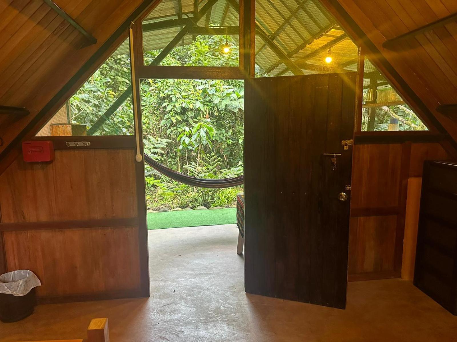 Kayak Hostel Ecuador