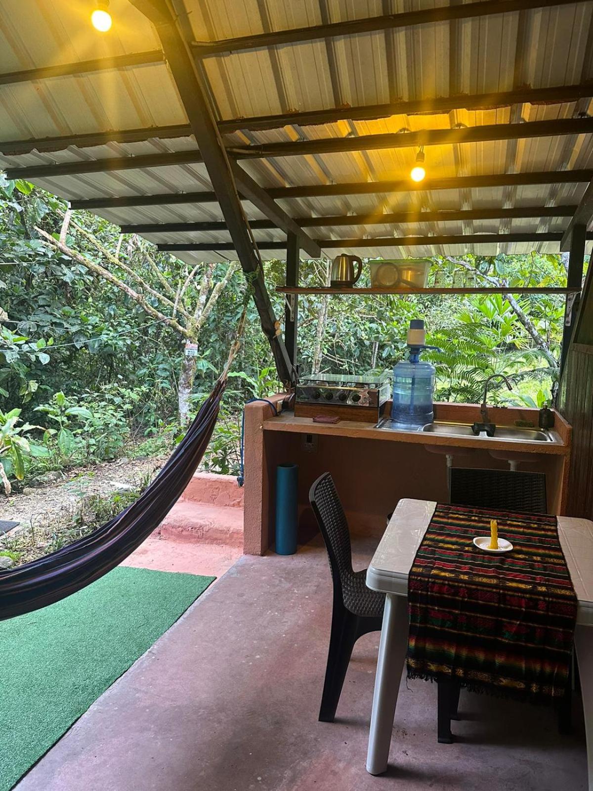 Kayak Hostel Ecuador