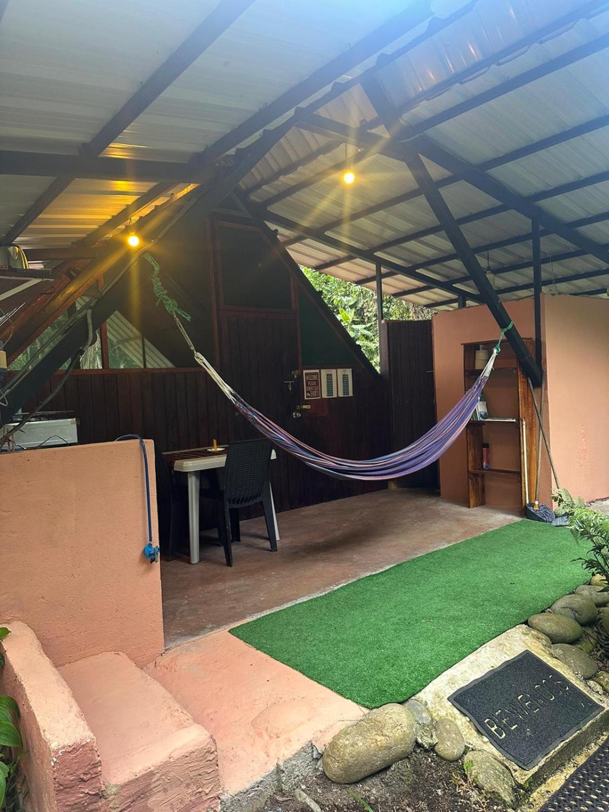Kayak Hostel Ecuador