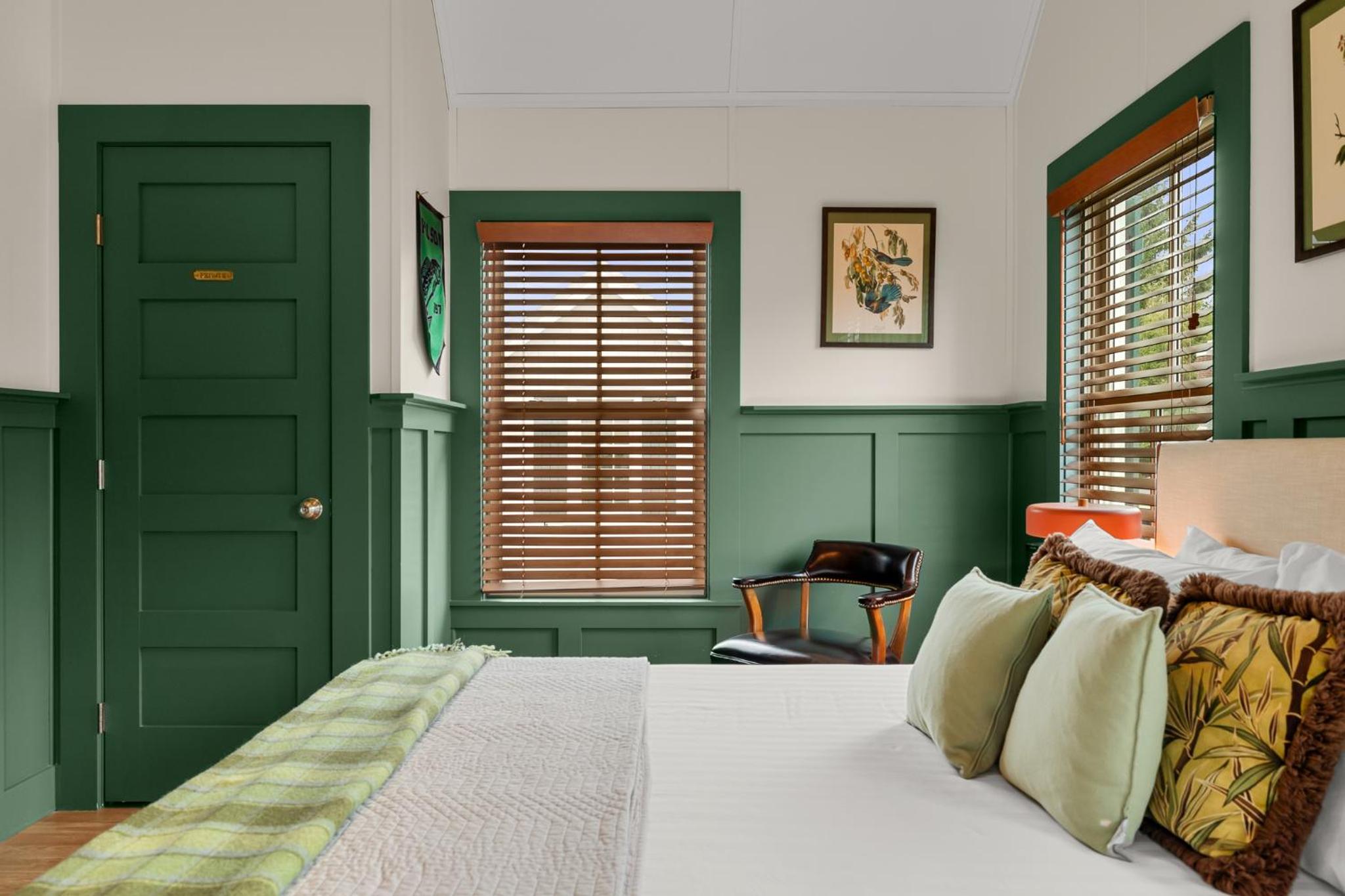 Cedarbrook Cottage by Seabrook Hospitality