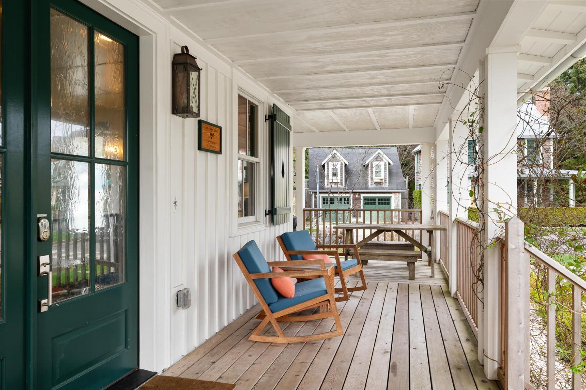 Cedarbrook Cottage by Seabrook Hospitality