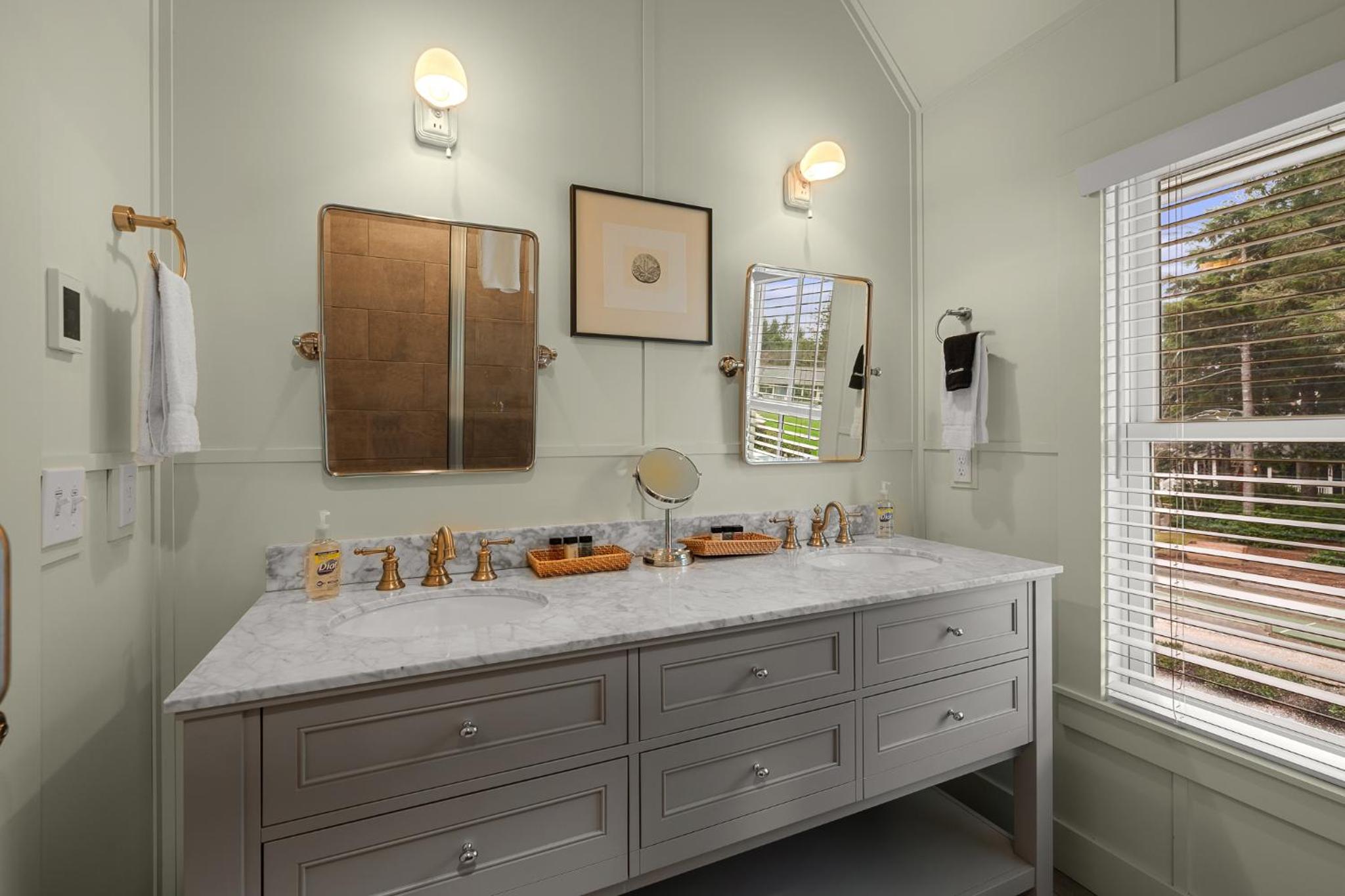 Cedarbrook Cottage by Seabrook Hospitality