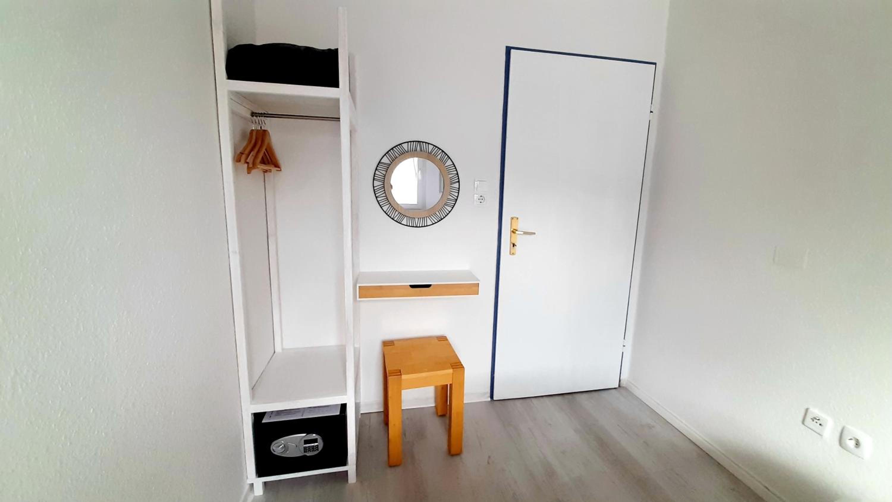 Blue Lagoon Holiday Apartments & Double Room with Balcony