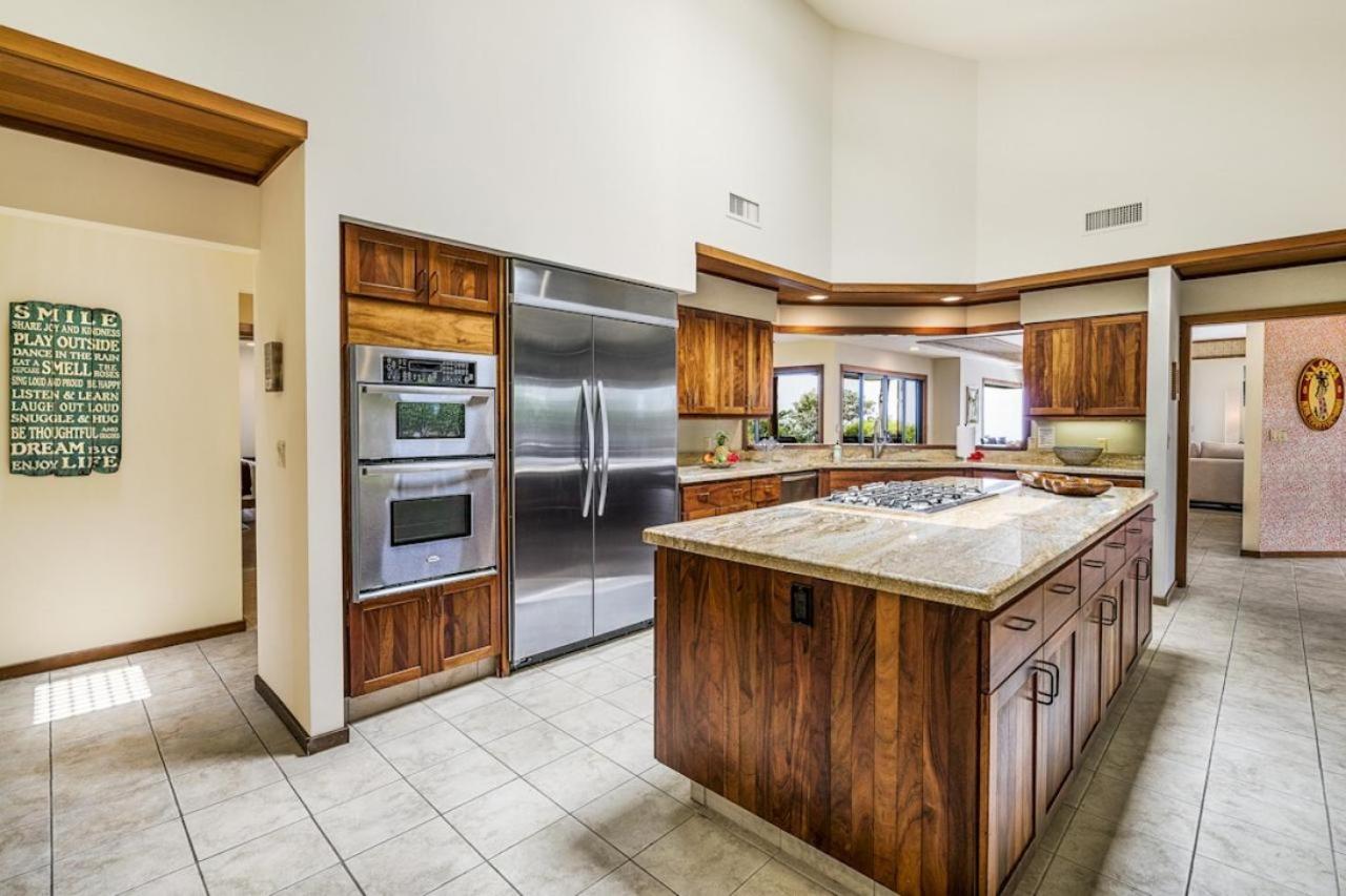 Keauhou Estates Hale Kuhinanui Way view 5