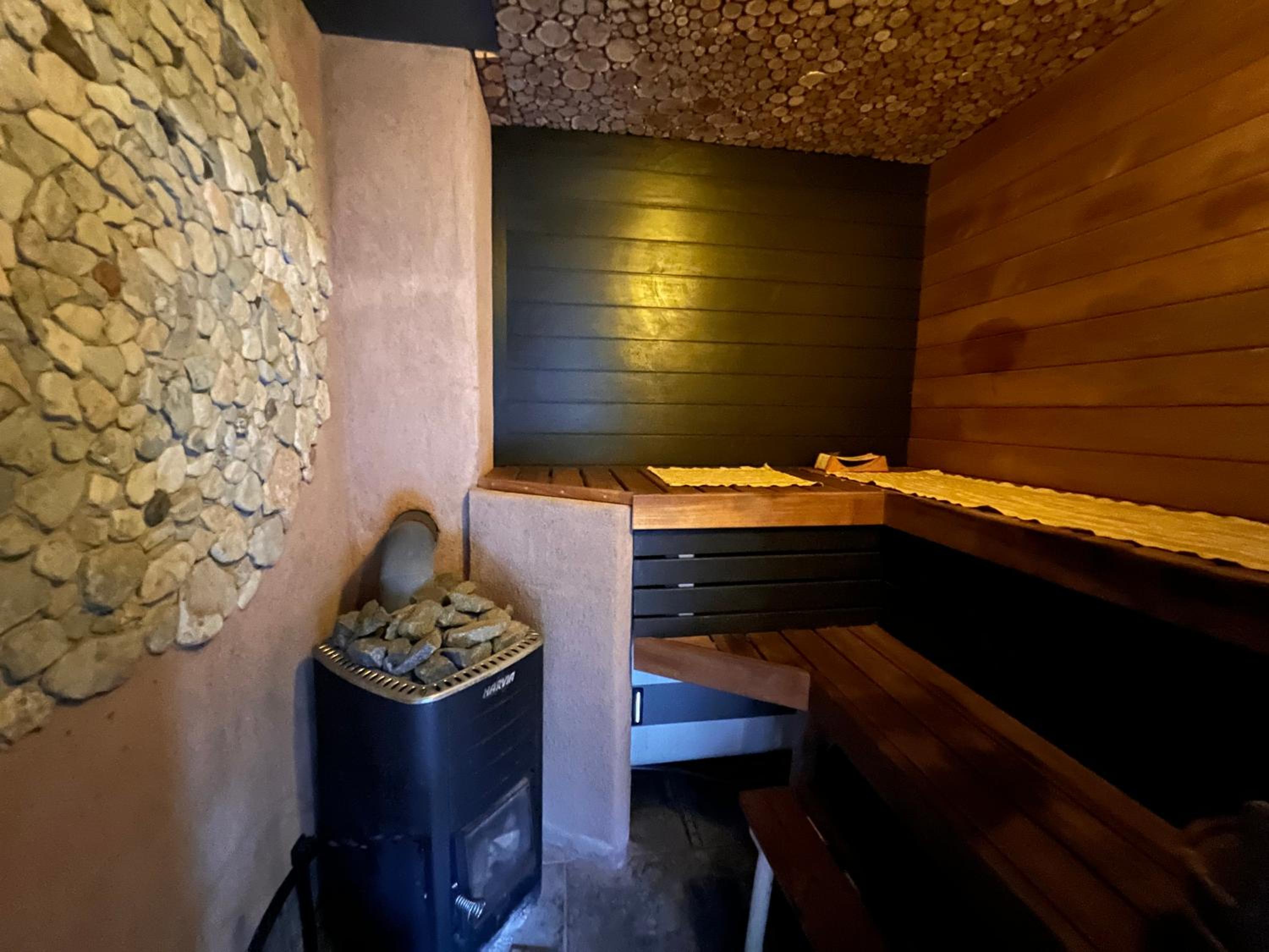 Muhusi rooftop getaway