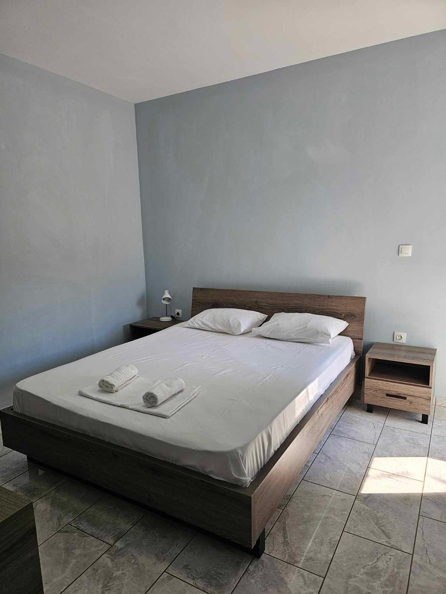 EFI APARTMENTS