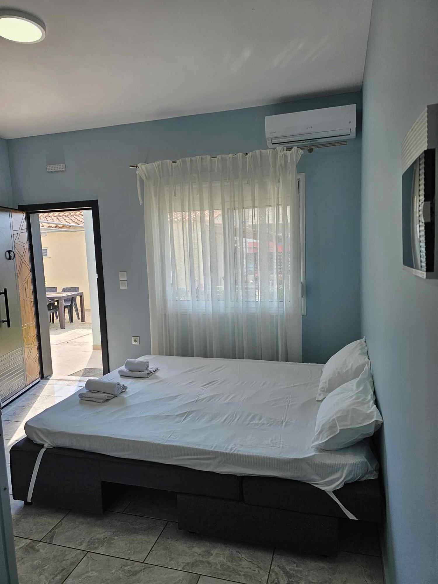 EFI APARTMENTS