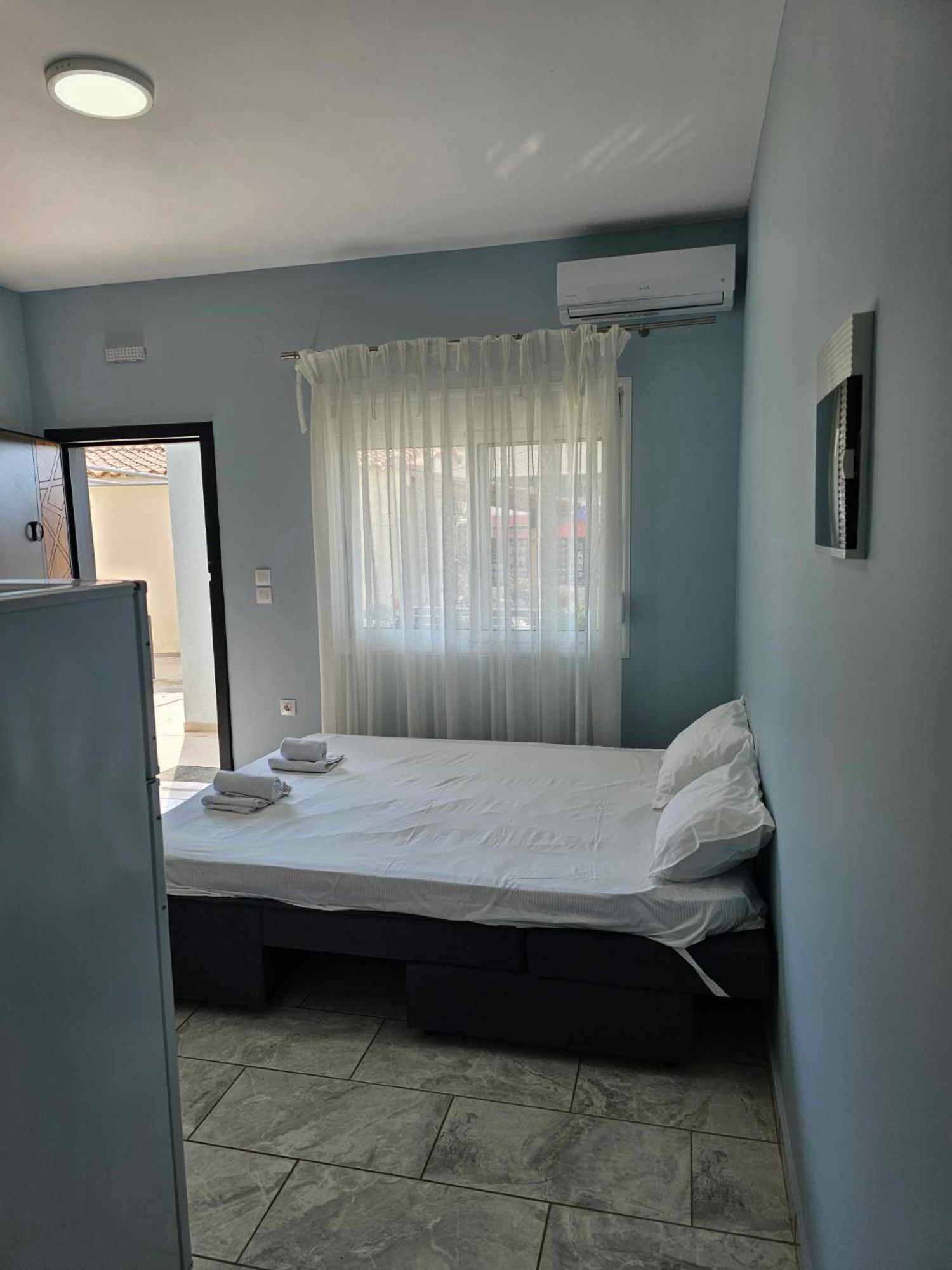 EFI APARTMENTS