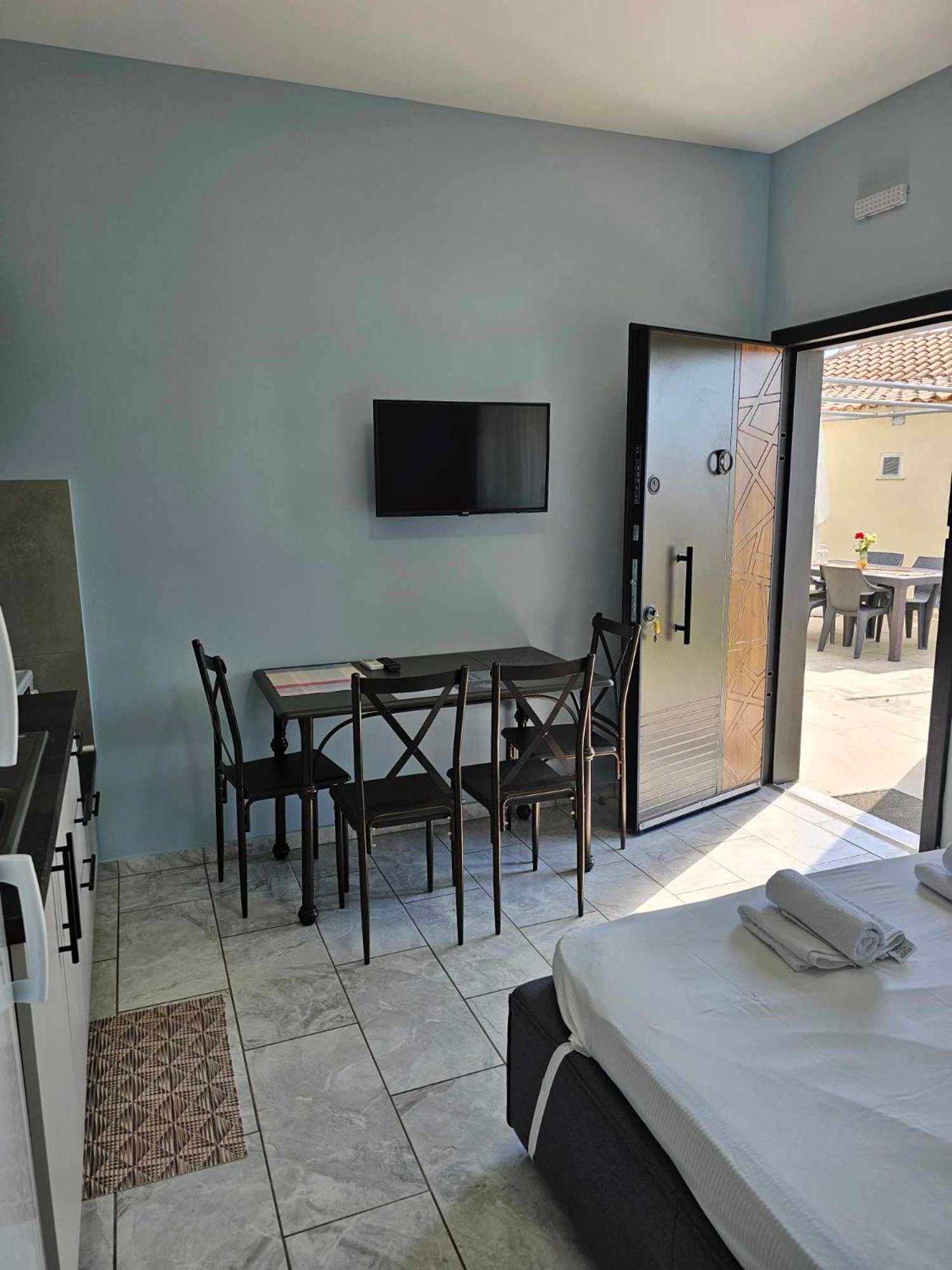 EFI APARTMENTS
