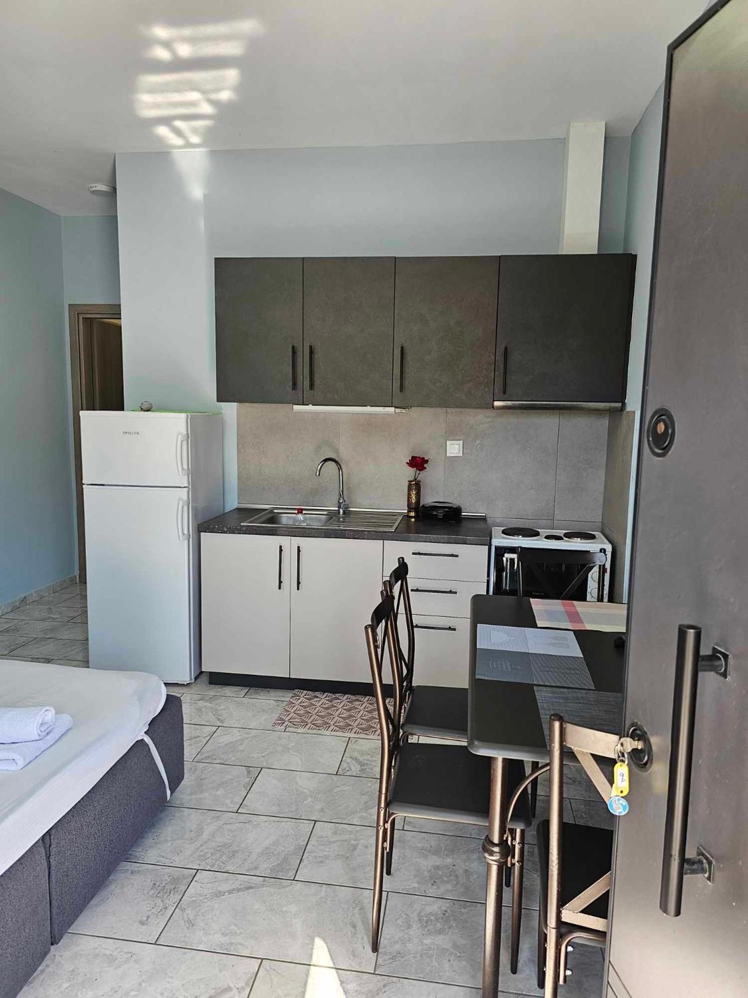 EFI APARTMENTS