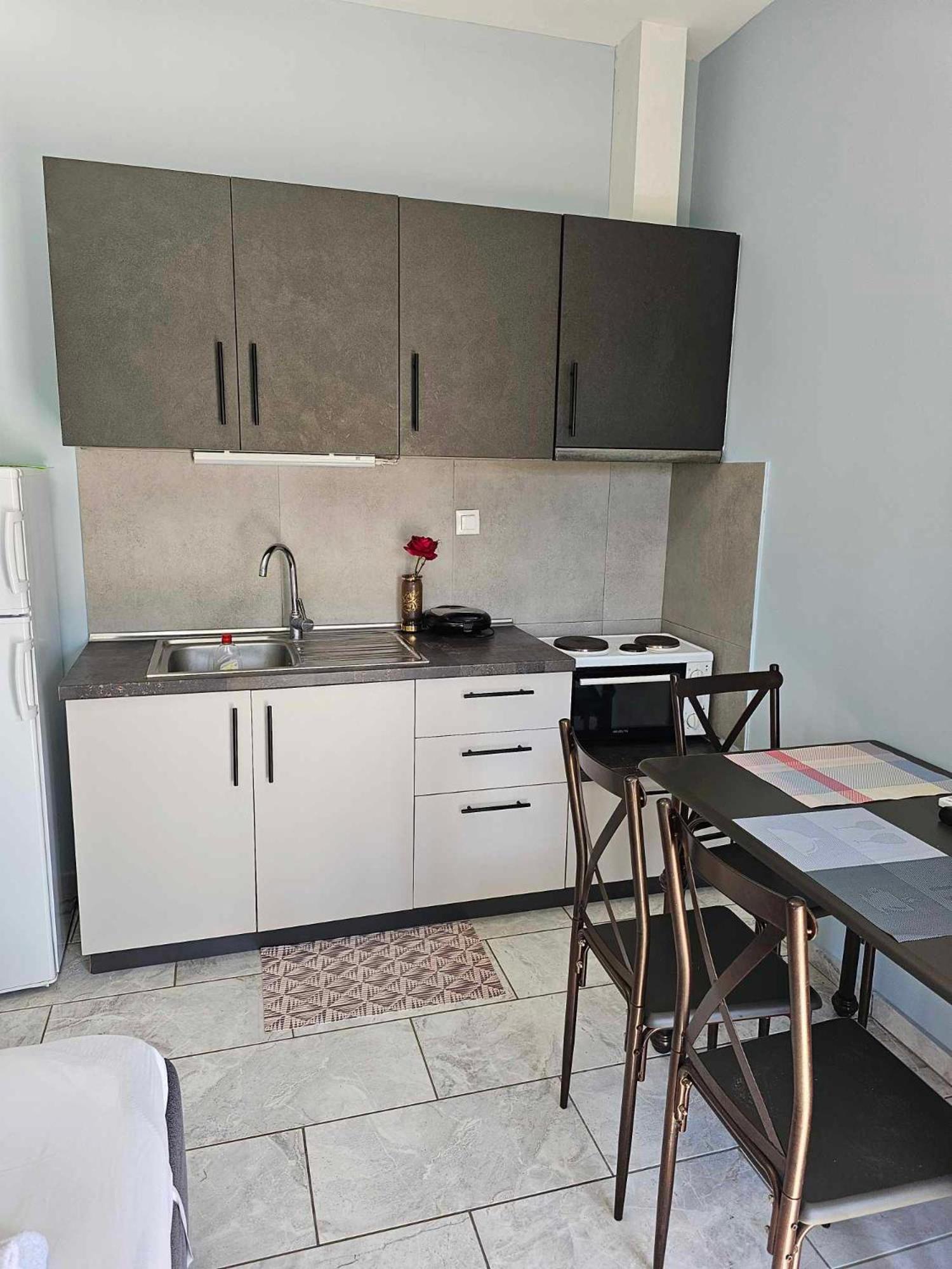 EFI APARTMENTS