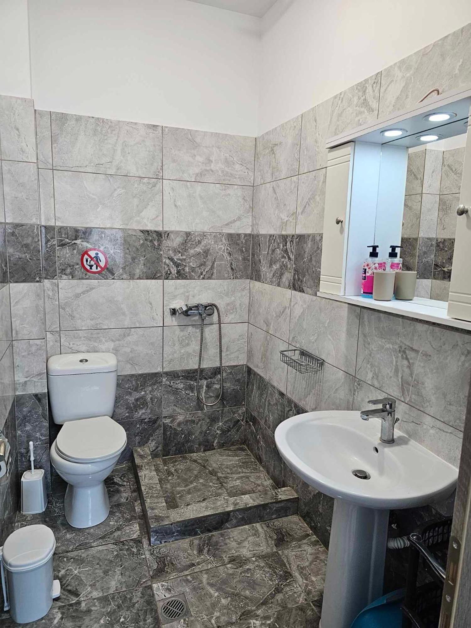 EFI APARTMENTS