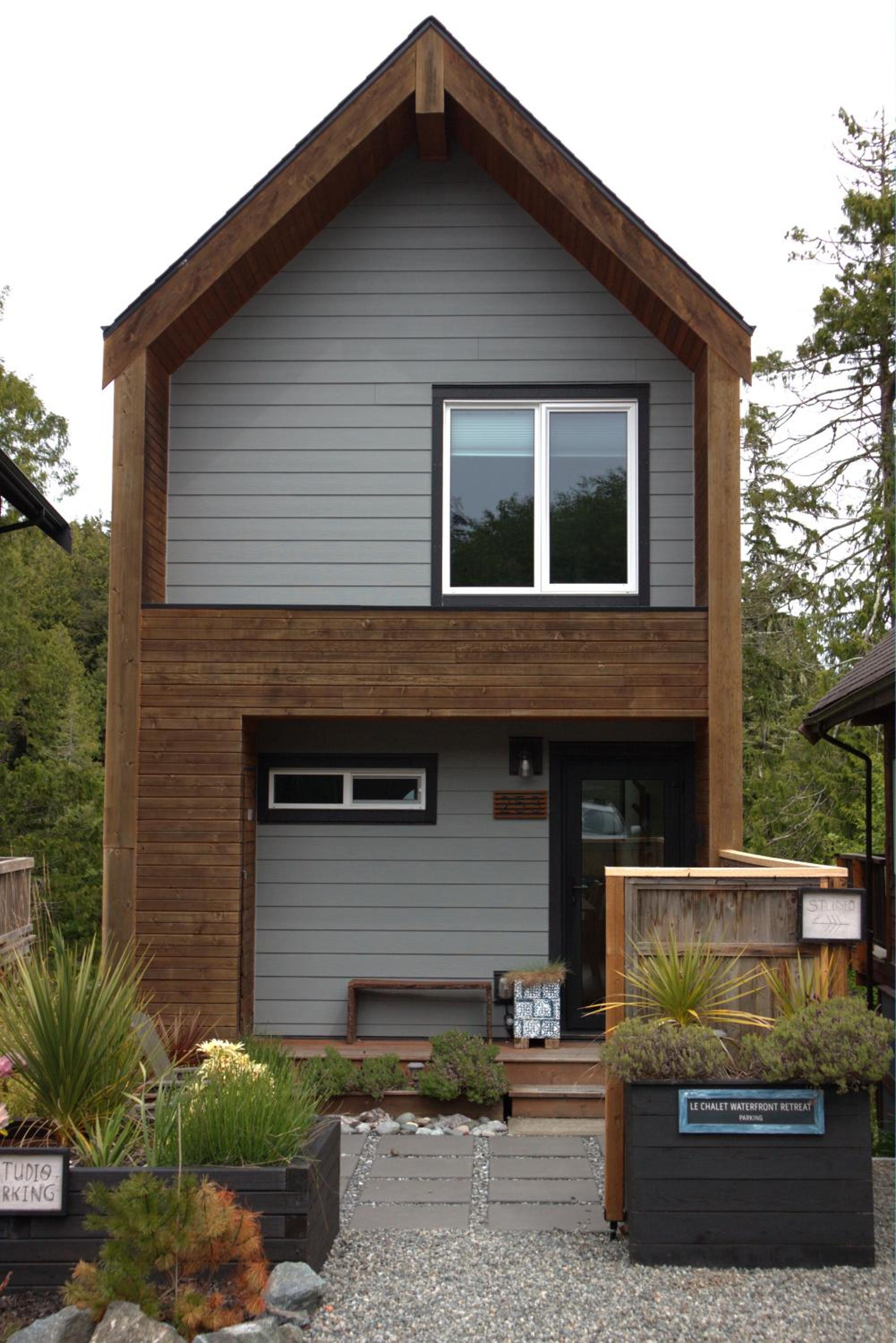 Le Chalet Waterfront Retreat