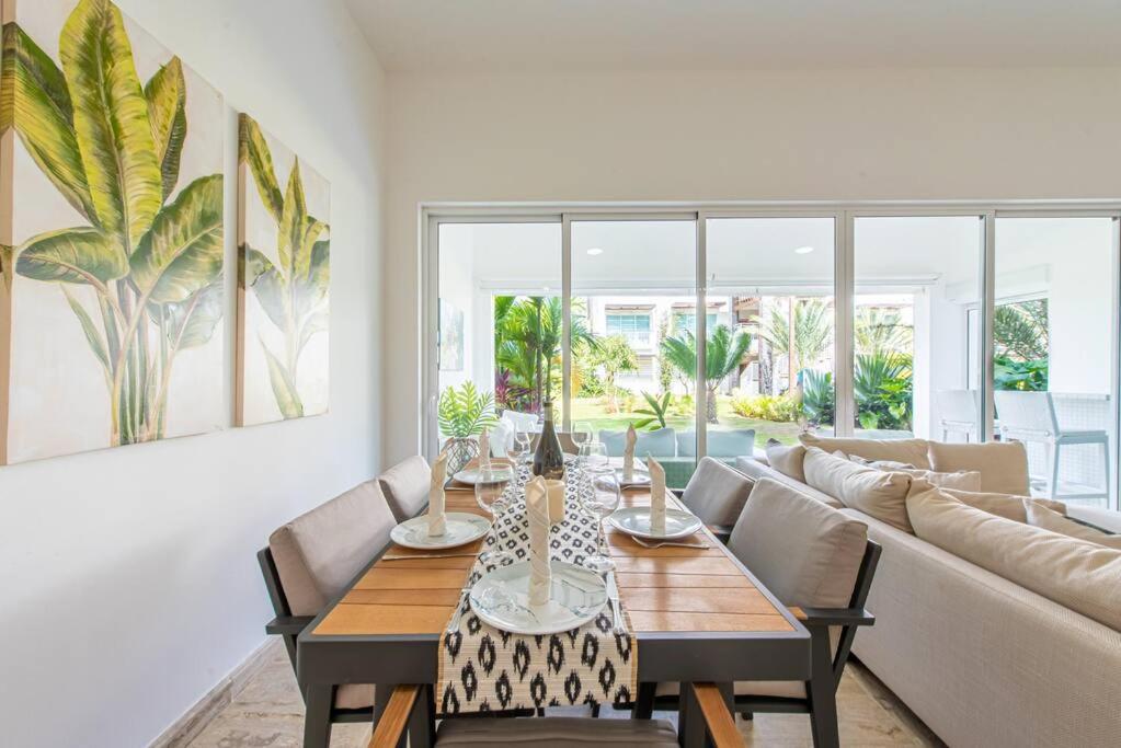 Spectacular 3 bedrooms beach front at playa bonita aquamarine building #104 view 3