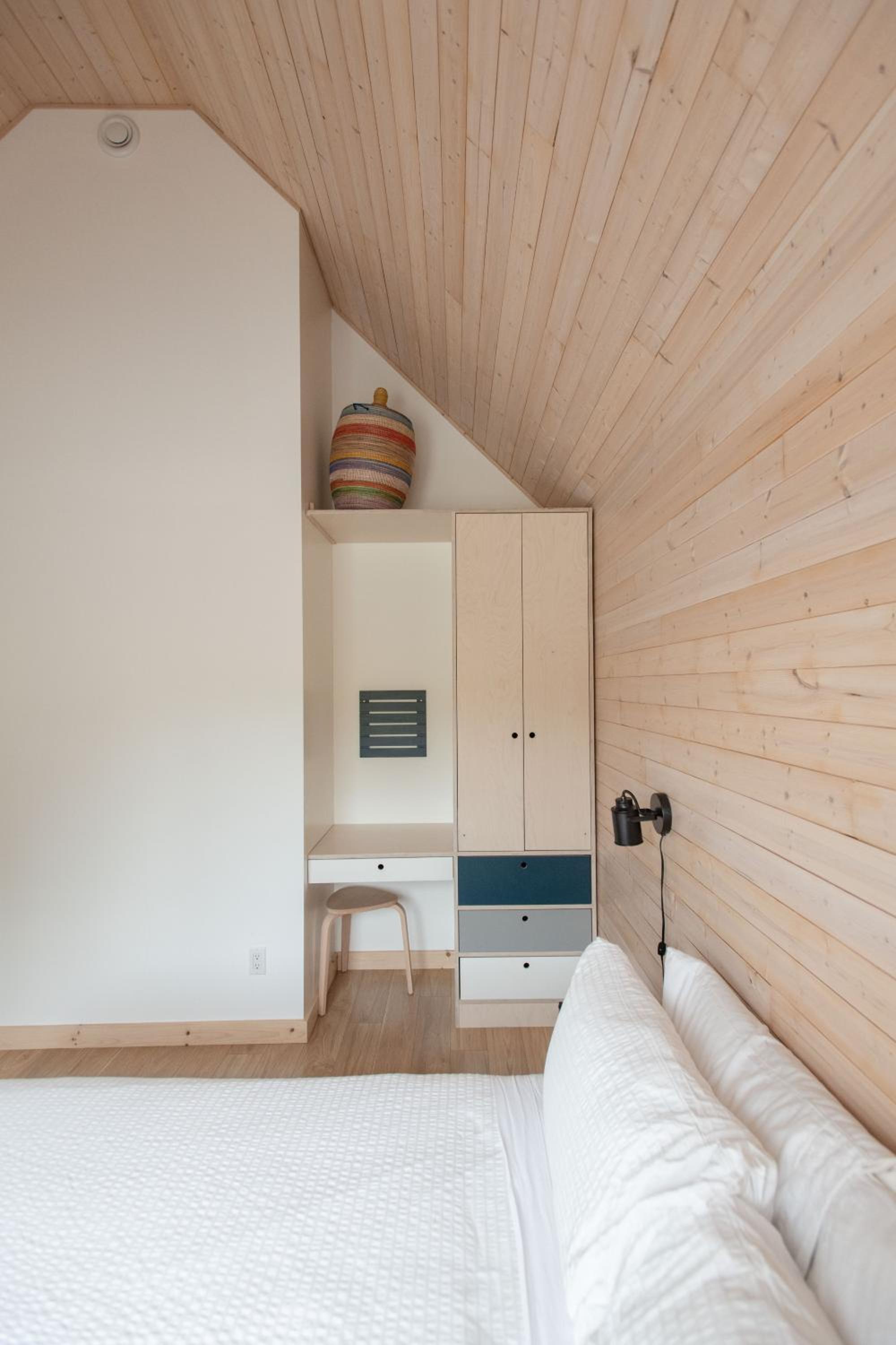Le Chalet Waterfront Retreat