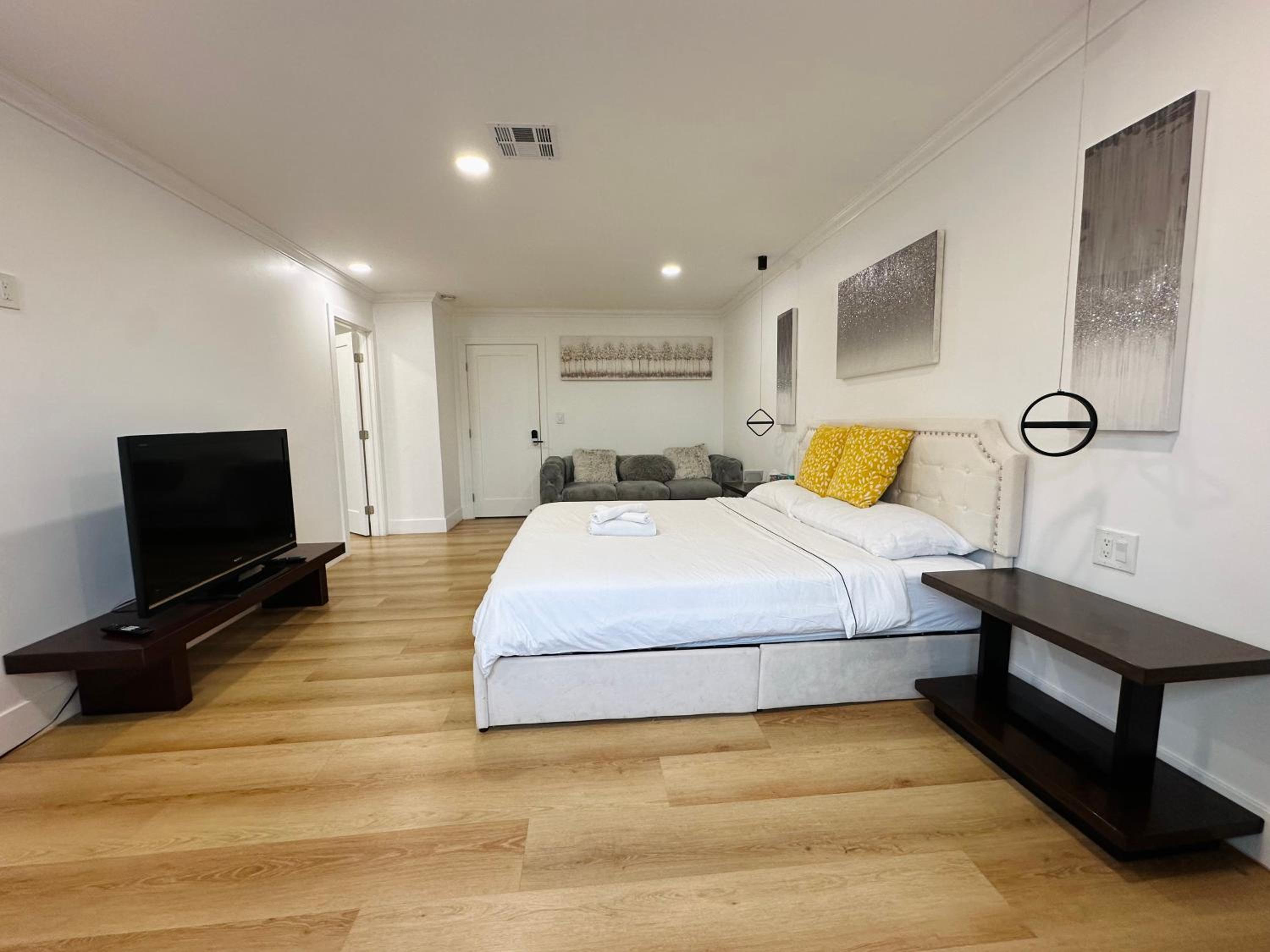 Private Room in Remodel Home 8