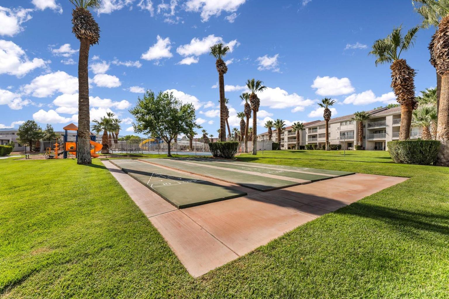 Modern Resort Condo - Pools, Courts & Scenic Views view 4