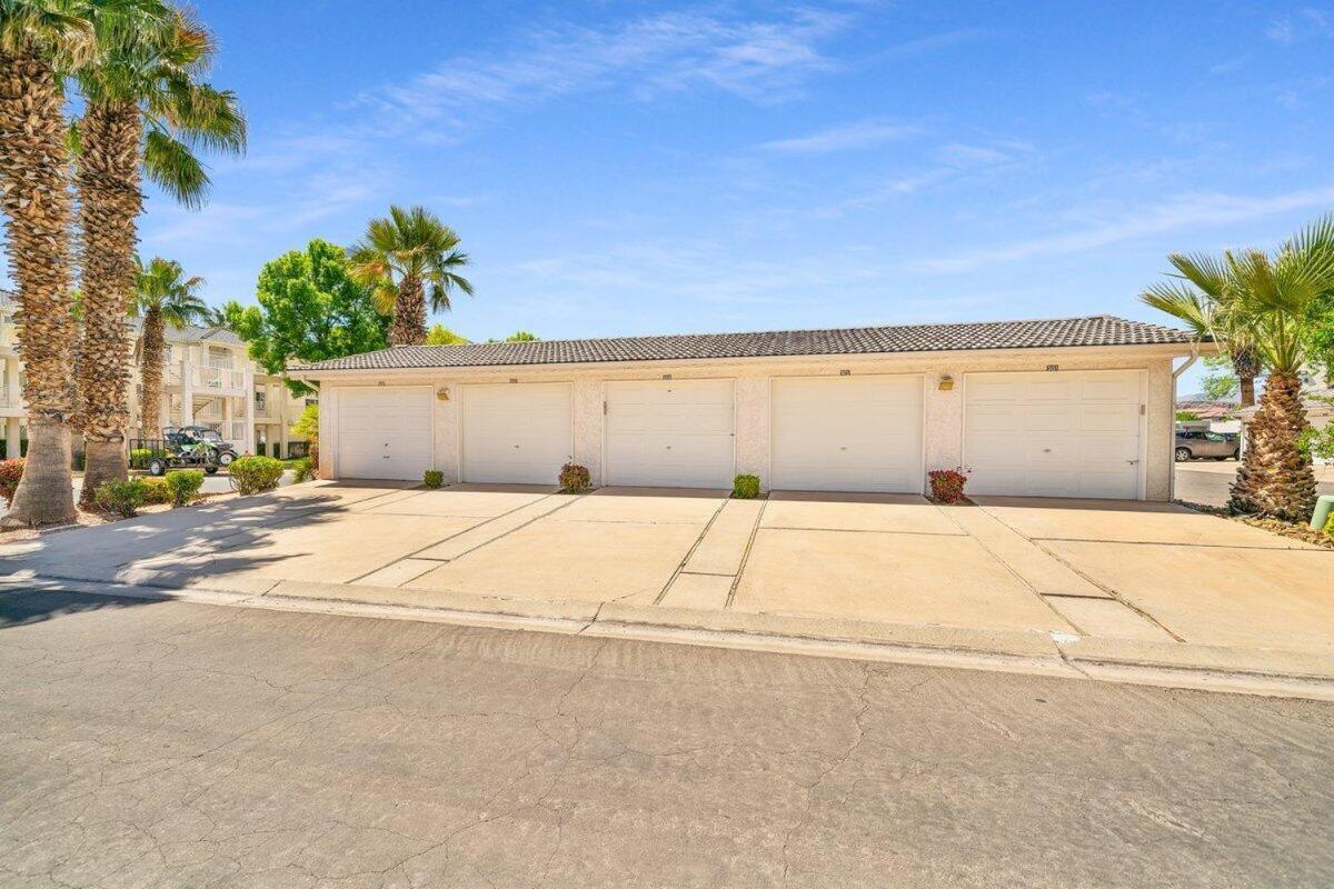 Modern Resort Condo - Pools, Courts & Scenic Views view 5
