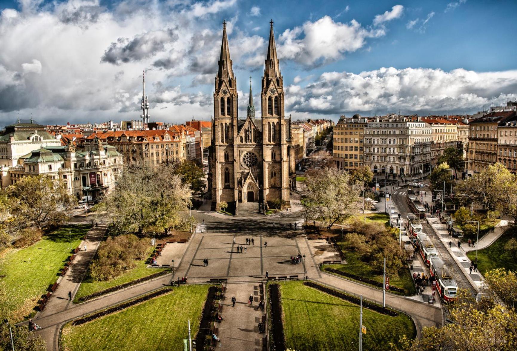 Best location in Prague! 4 bedrooms and super host!