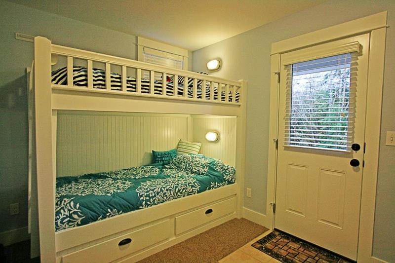 Flotsam House by Seabrook Hospitality view 3