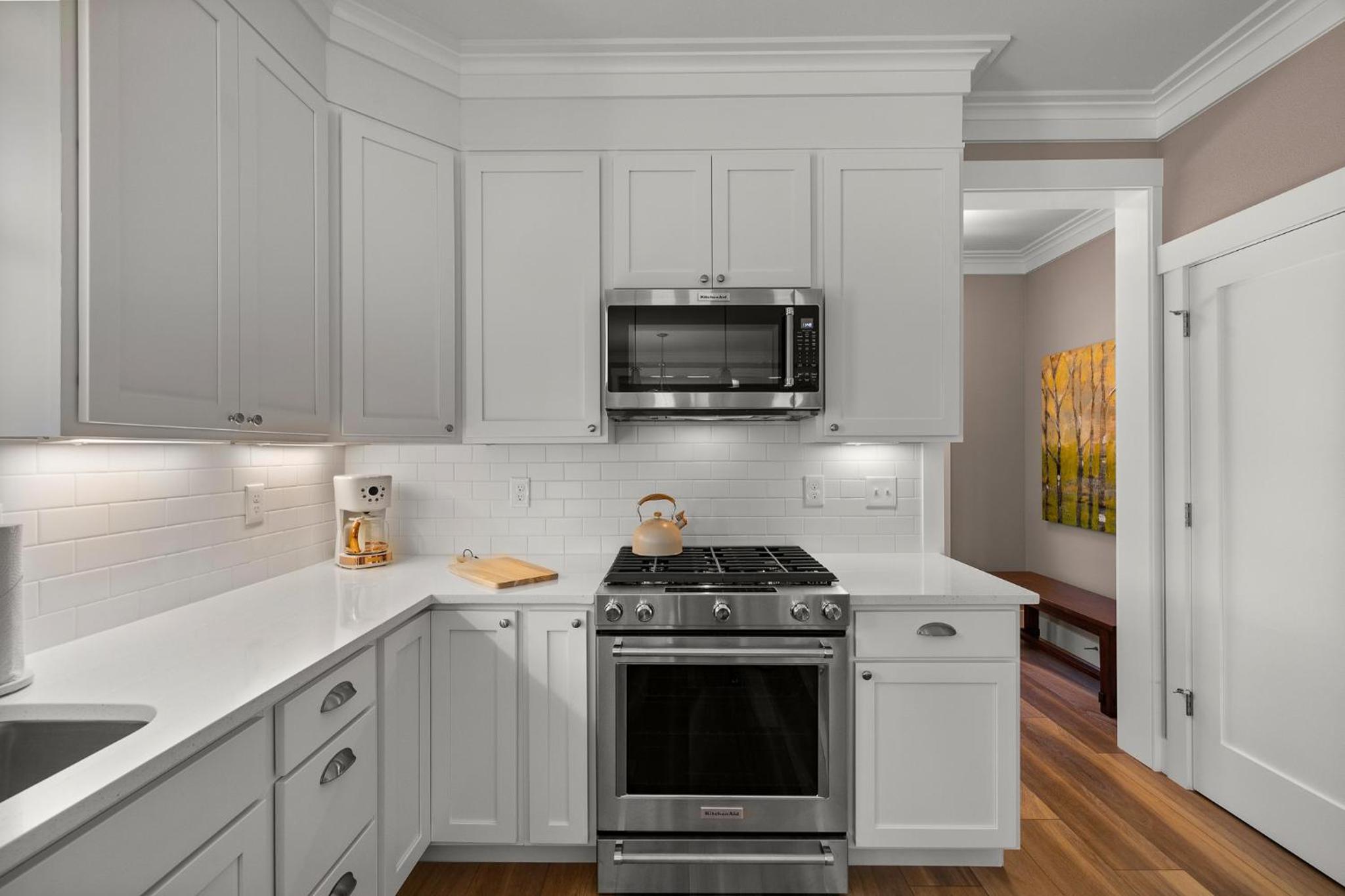 Gizmos Cottage by Seabrook Hospitality view 2