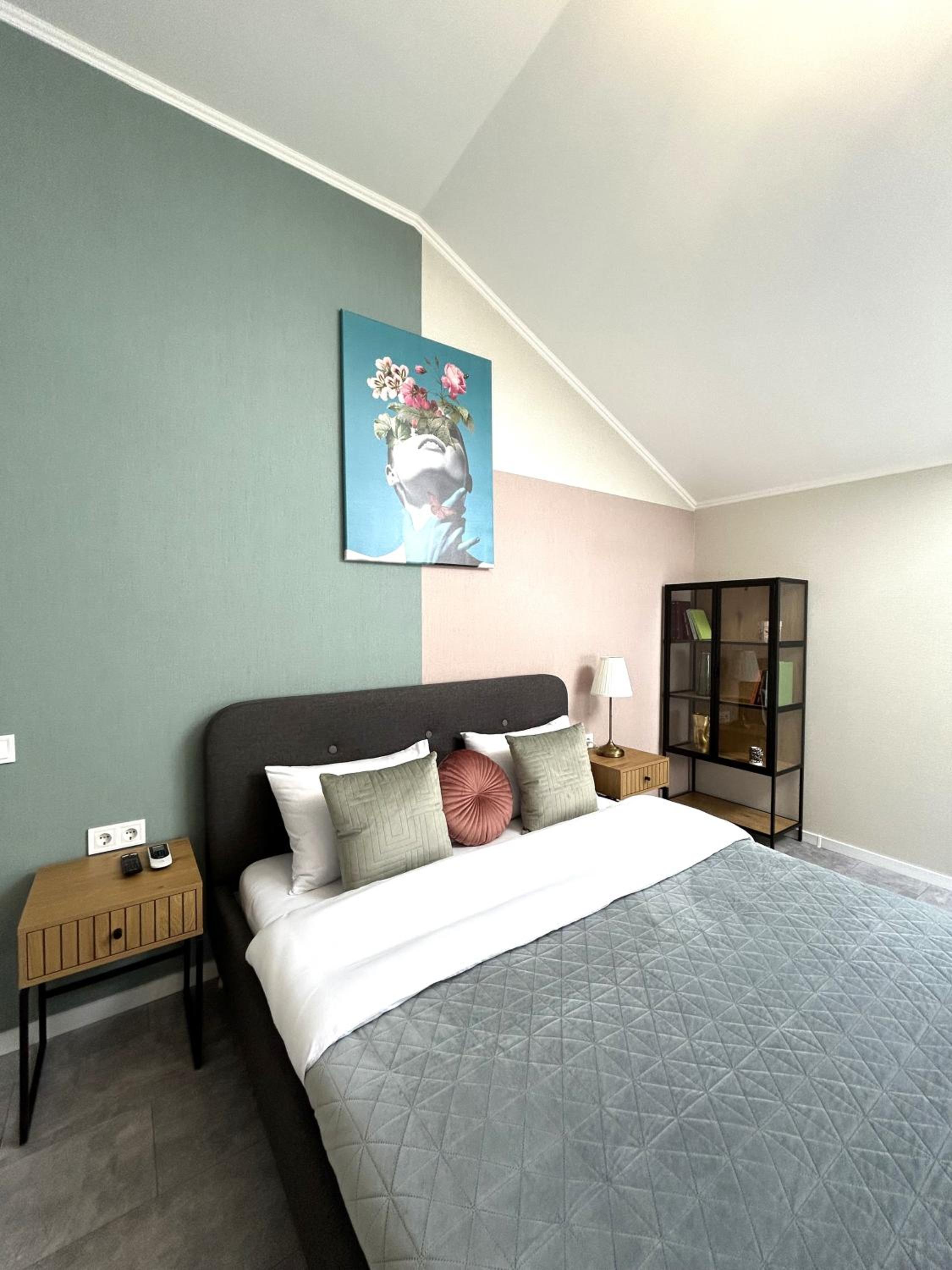 Modern Apartment, 5mins to Rynok Square