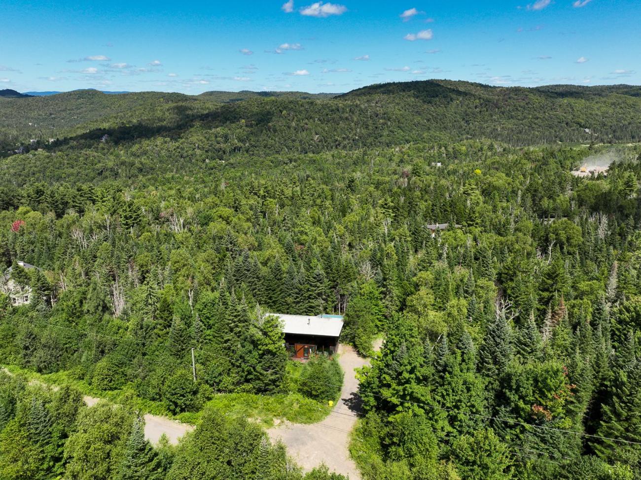 Le Sculptural Nature Escape, hot tub, Billiards