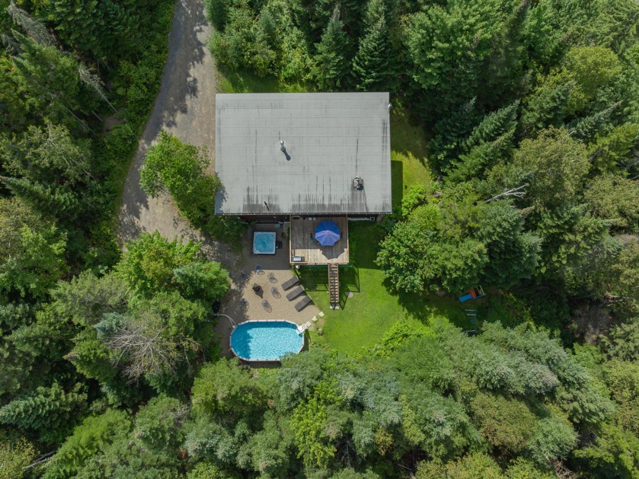 Le Sculptural Nature Escape, hot tub, Billiards