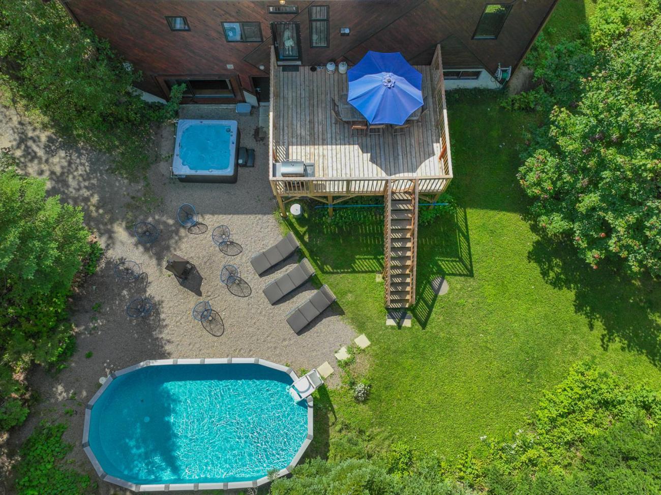 Le Sculptural Nature Escape, hot tub, Billiards