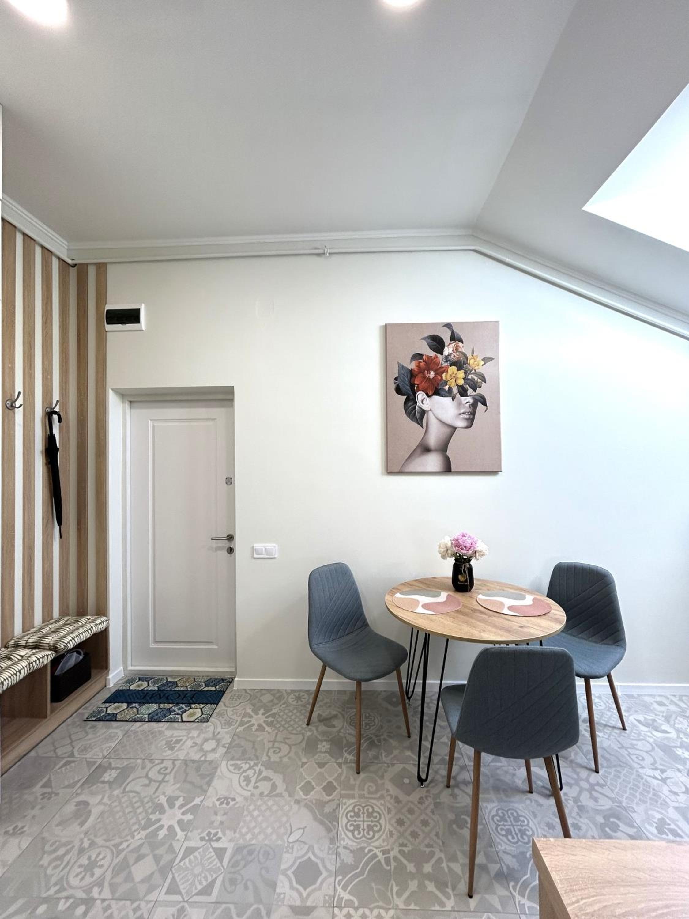 Modern Apartment, 5mins to Rynok Square